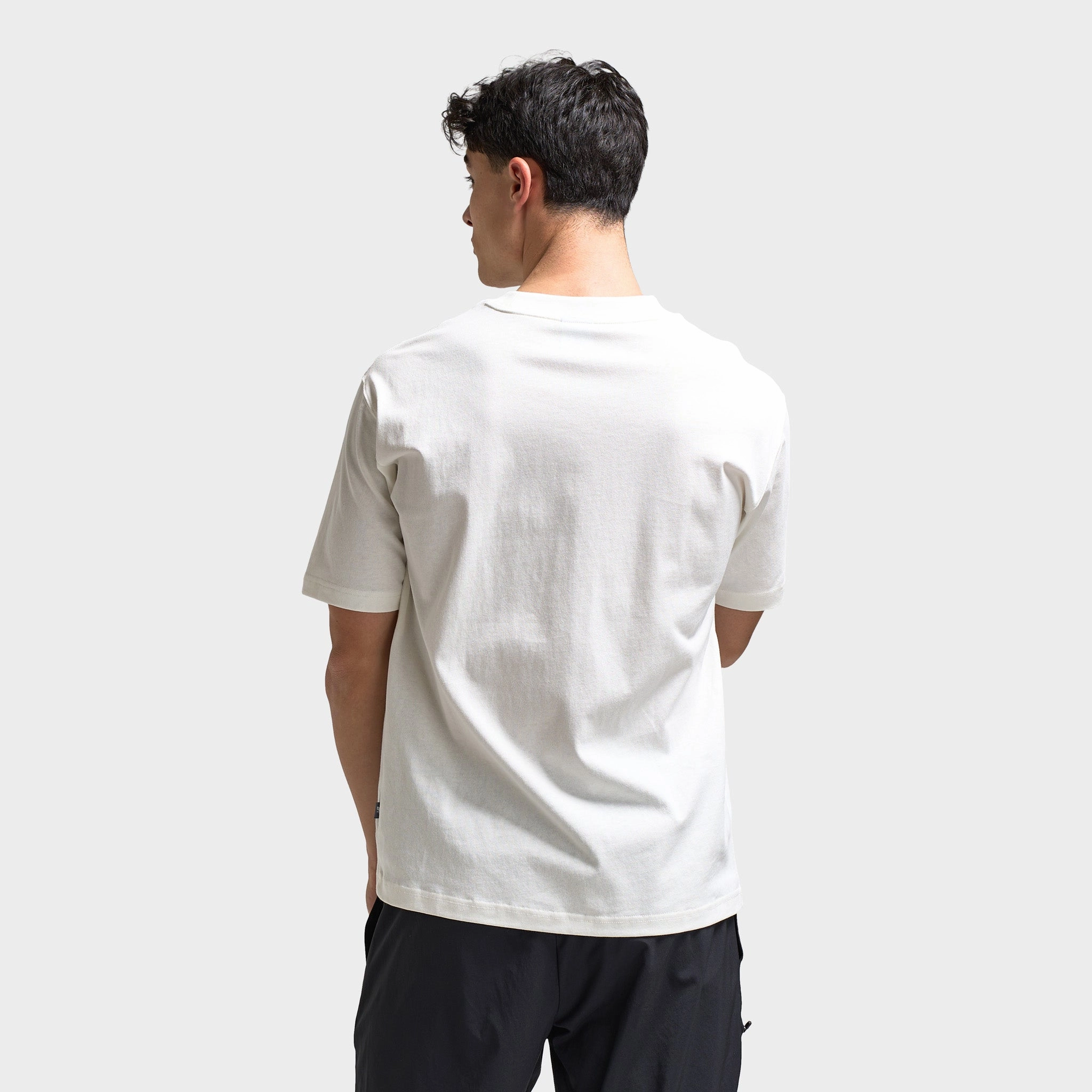 New Balance Athletics Relaxed Premium Logo T-Shirt / White Quick Lightness