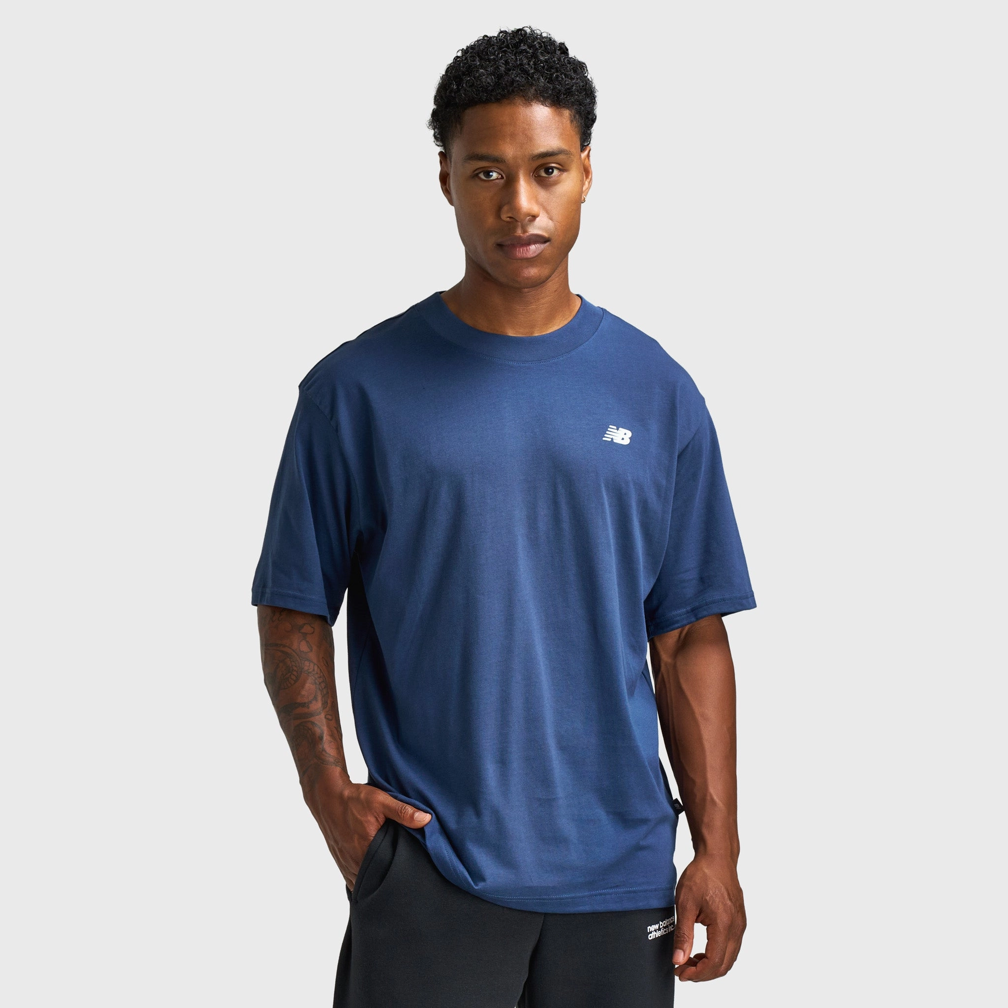 New Balance Oversized Logo Graphic T-Shirt / Navy Weatherproof Zippers