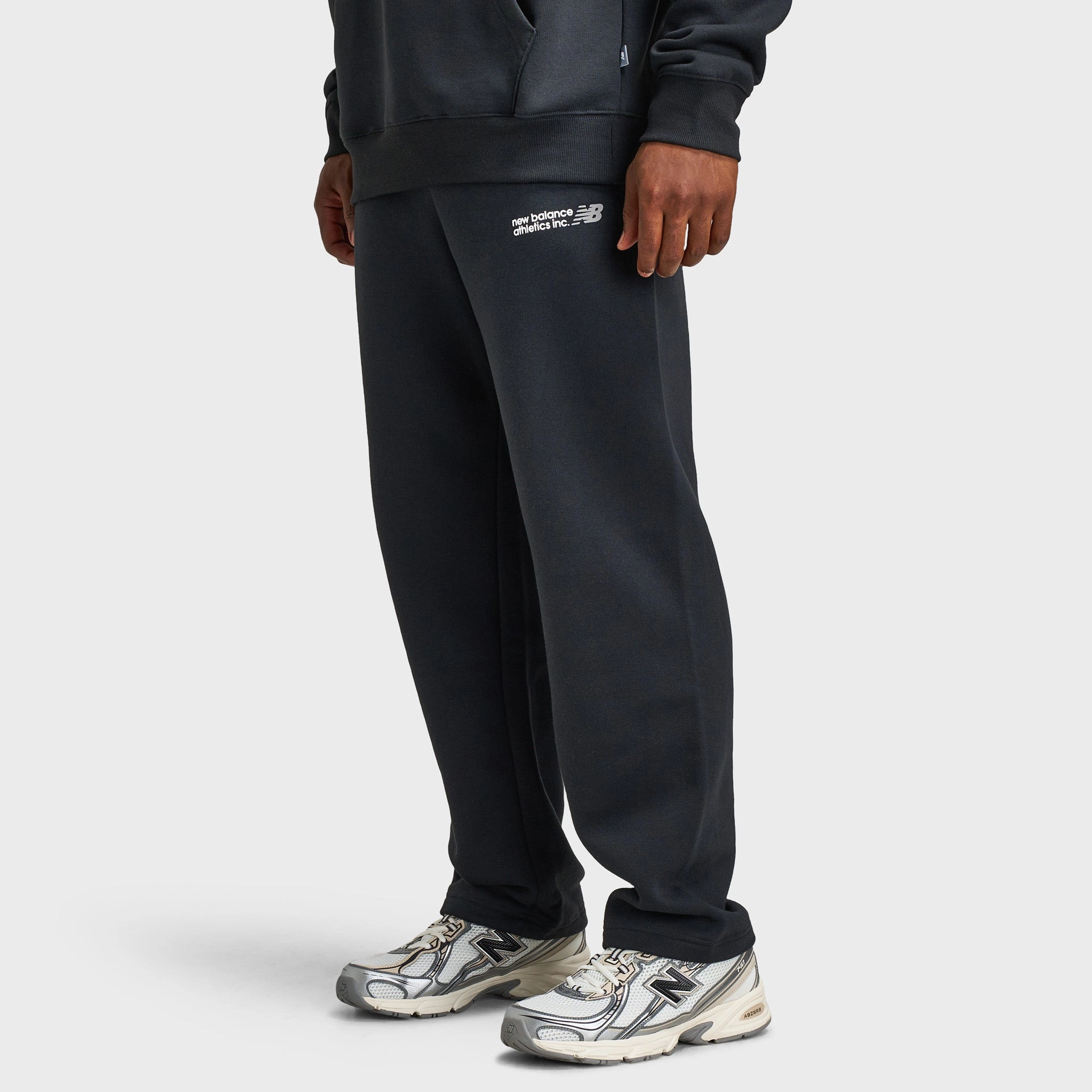 runway New Balance Tone Logo Open Hem Pants / Black