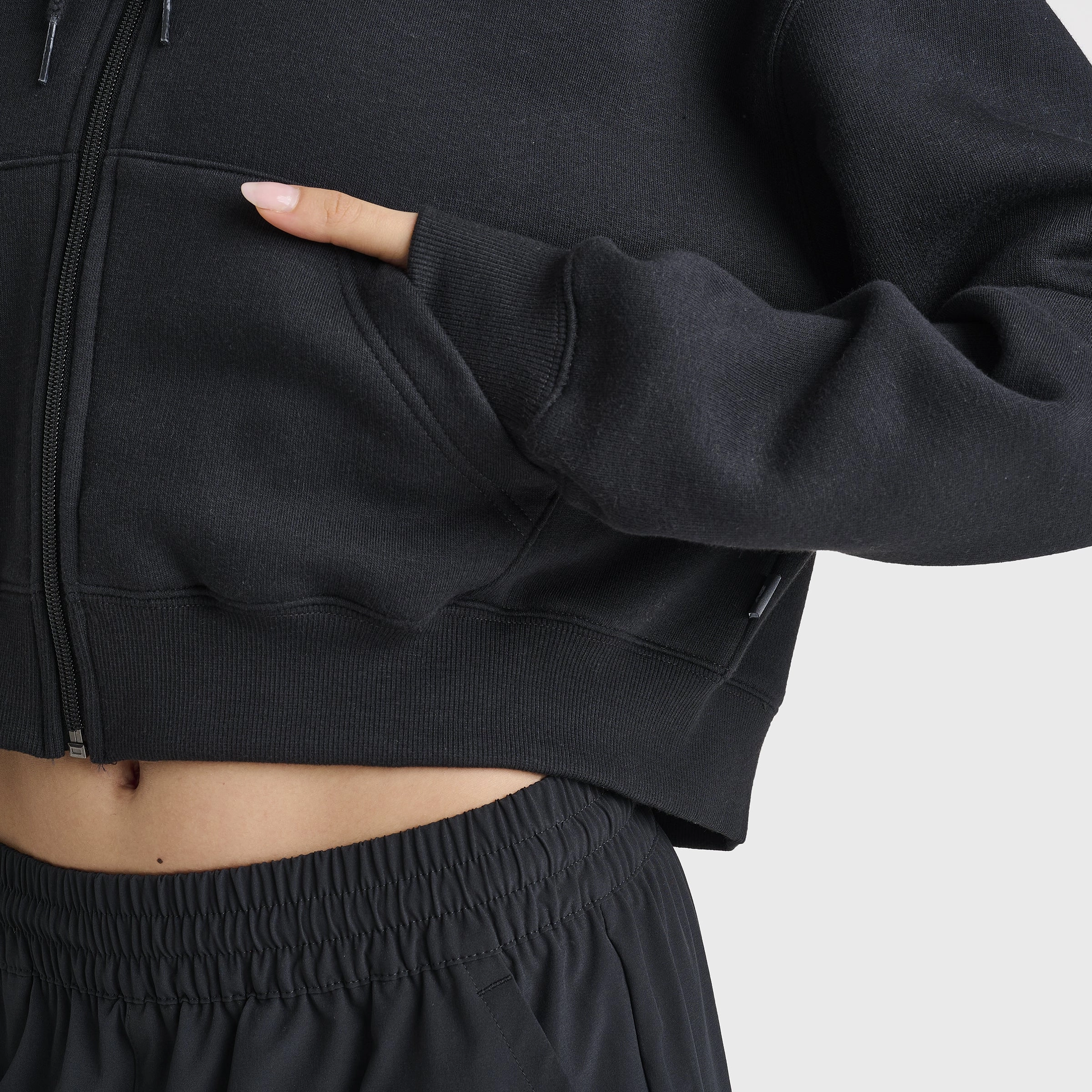 Minimalist Style New Balance Women's Linear Crop Full Zip Hoodie Black