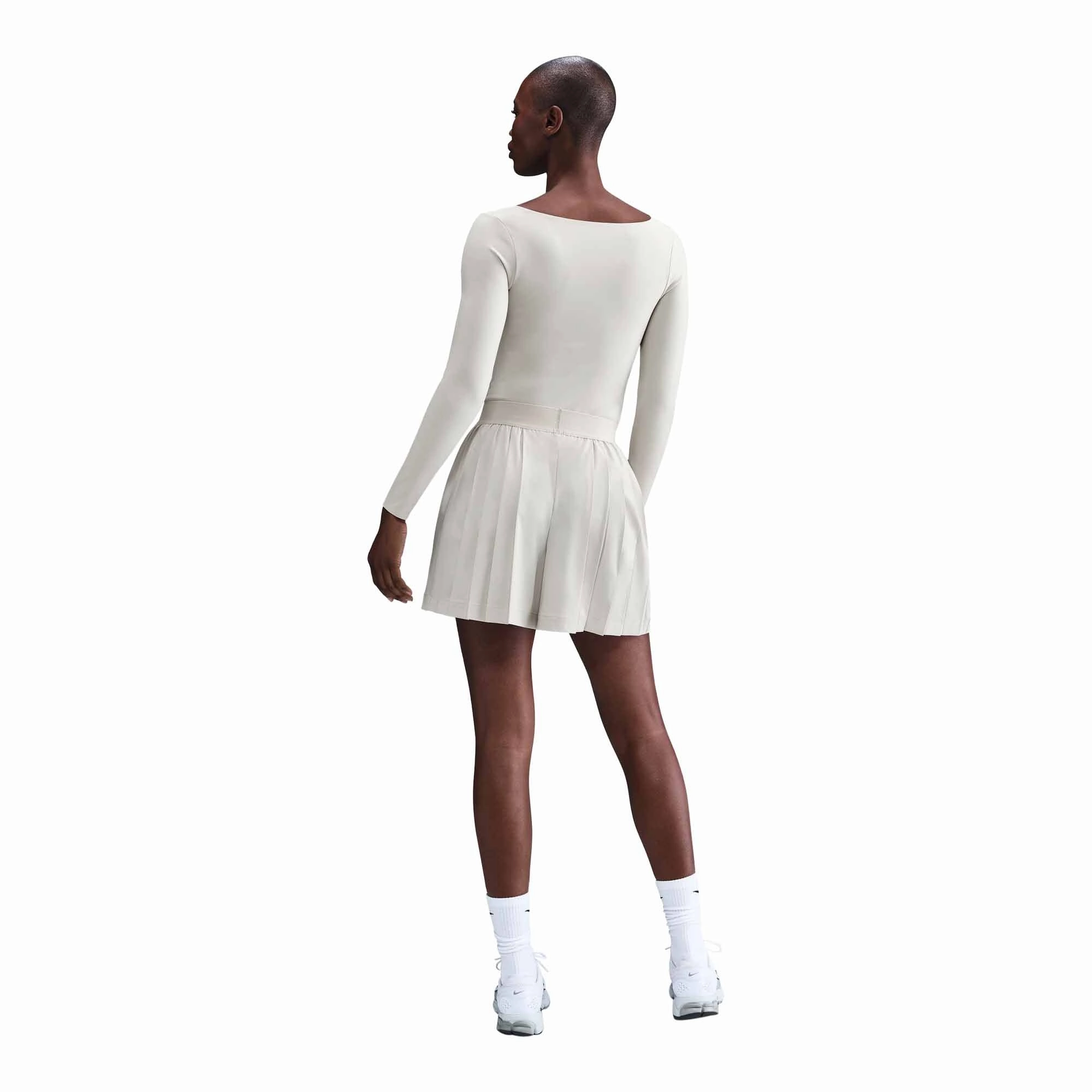 Open Glow Stretch Fit Nike 24.7 PerfectStretch Women's Dri-FIT High-Waisted Loose Pleated Shorts