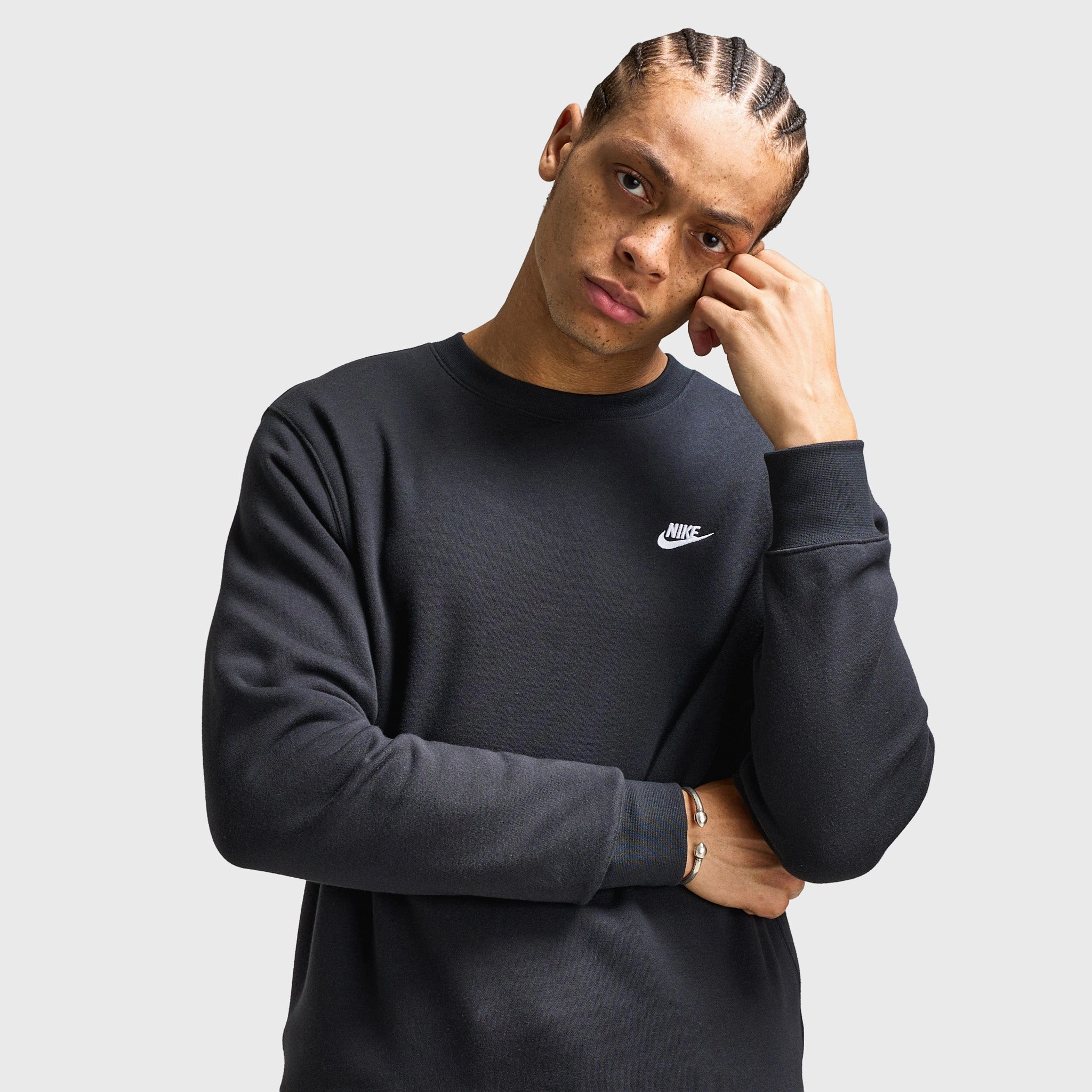 Soft touch finish SnapFastenings Nike Club Fleece Crew Black / White
