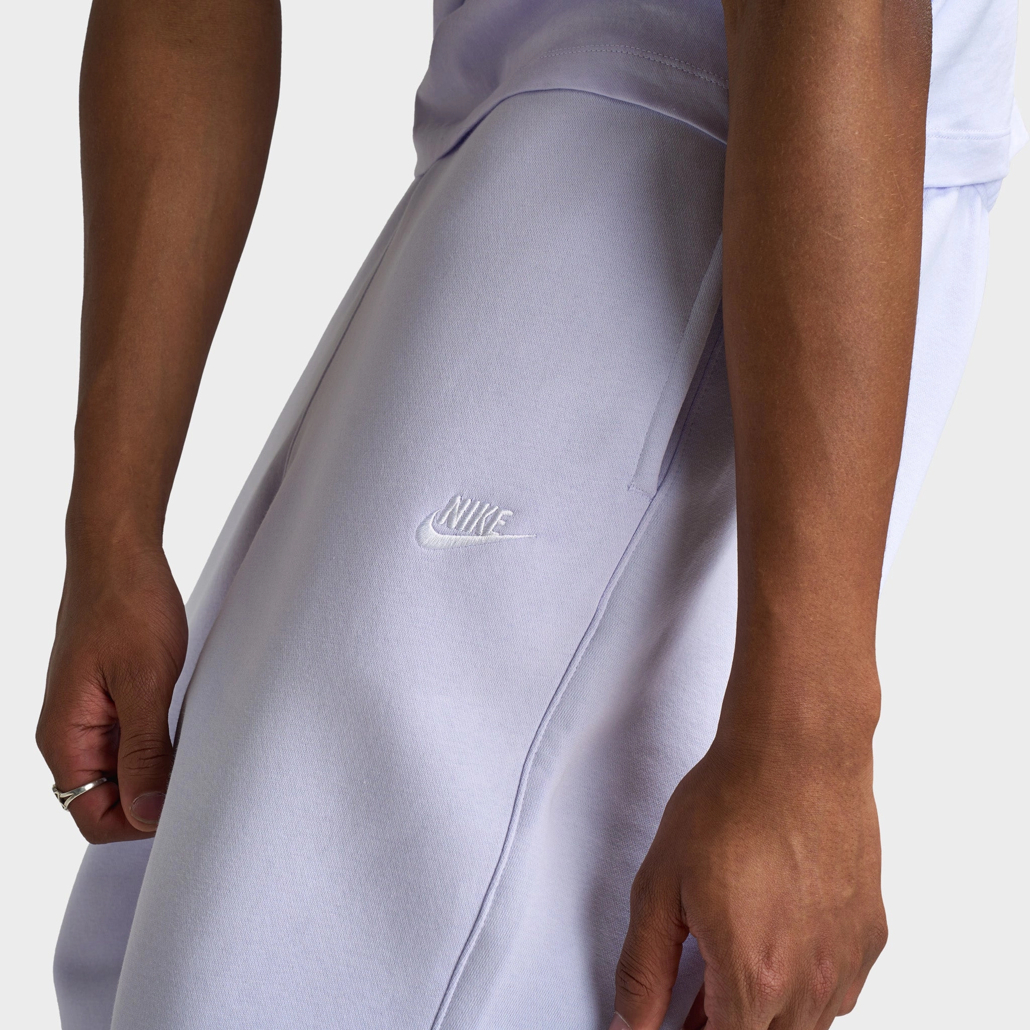 Outdoor Performance Nike Club Fleece Joggers Amethyst Tint - White
