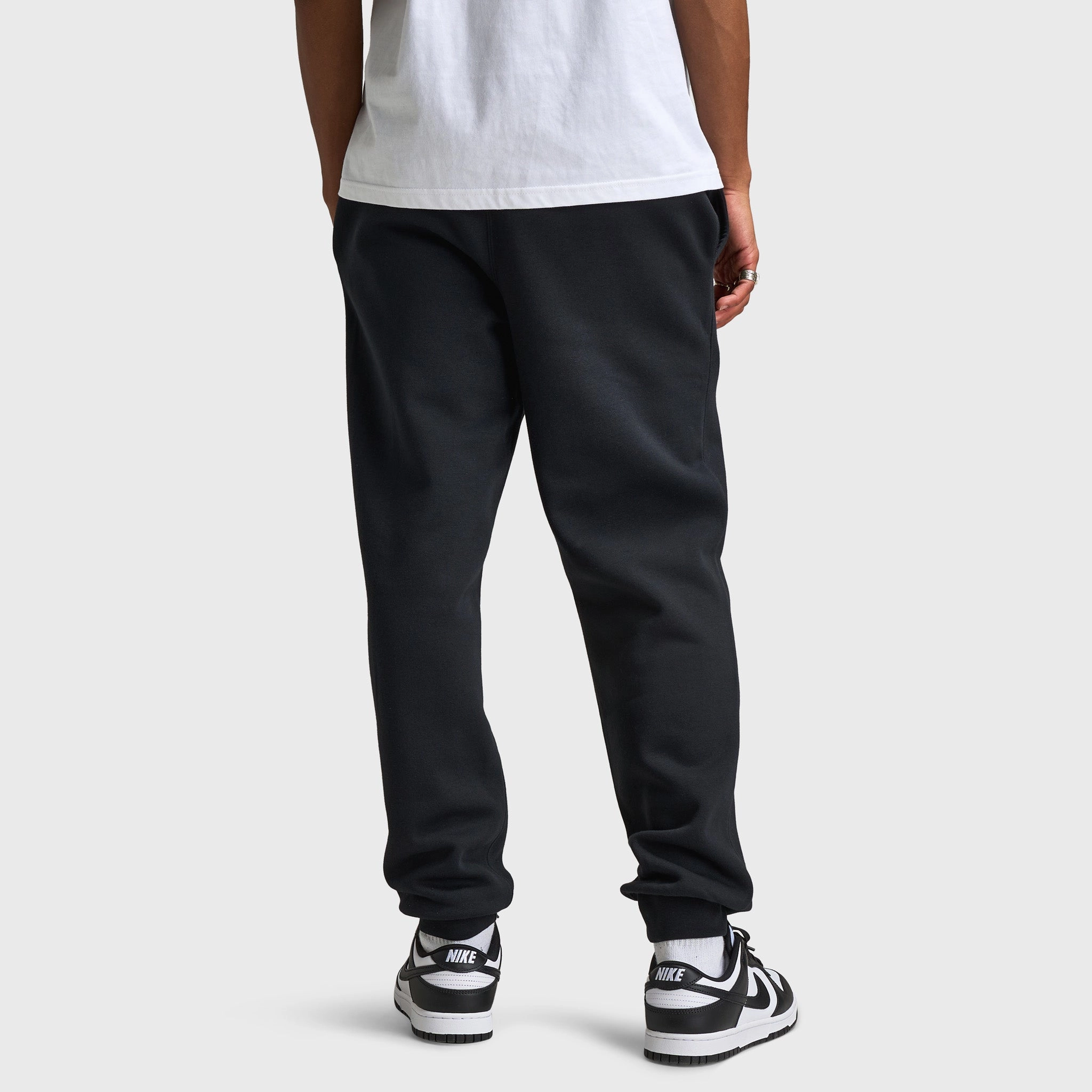 multi-pocketed Low-waisted Nike Club Joggers Black / Black - White