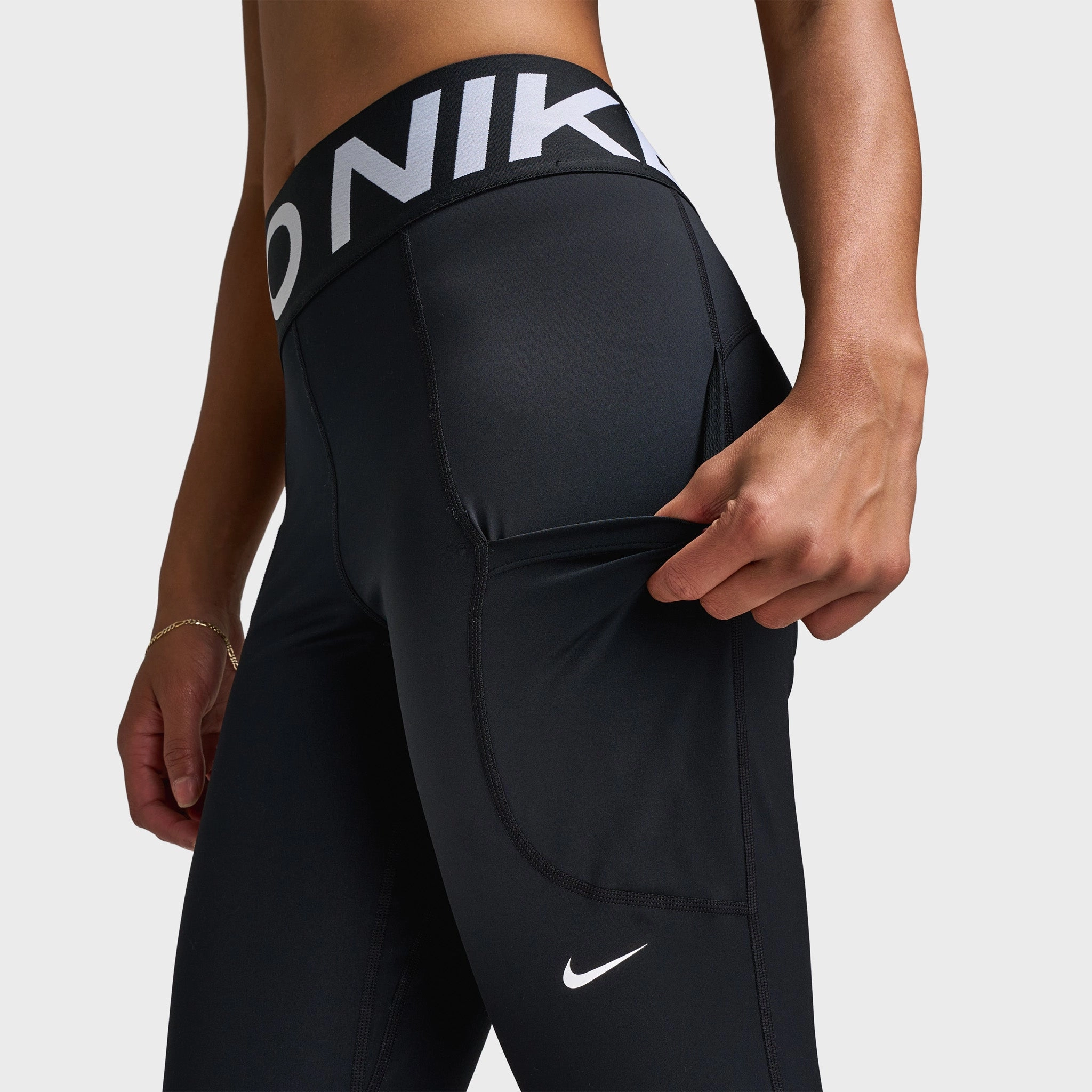 Formal-look-feature-characteristic Spring-collection Nike Pro Sculpt Women's High-Waisted 7/8 Leggings with Pocke