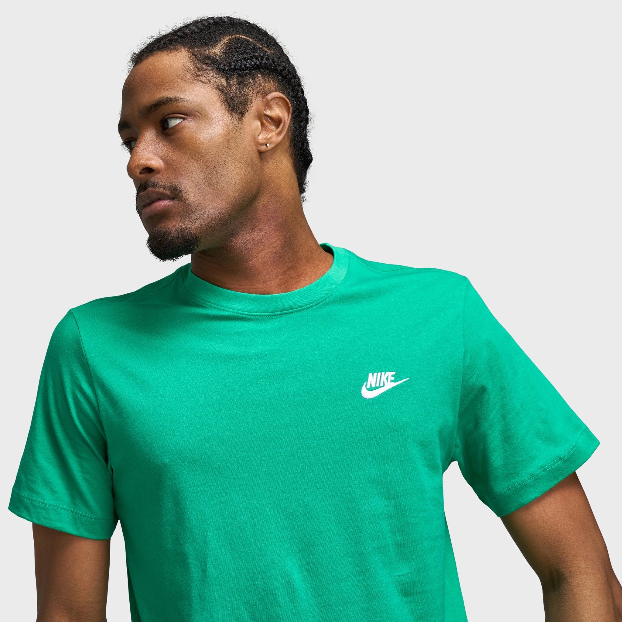 Transport - efficient High Strength Thread Nike Sportswear Club T-Shirt / Stadium Green