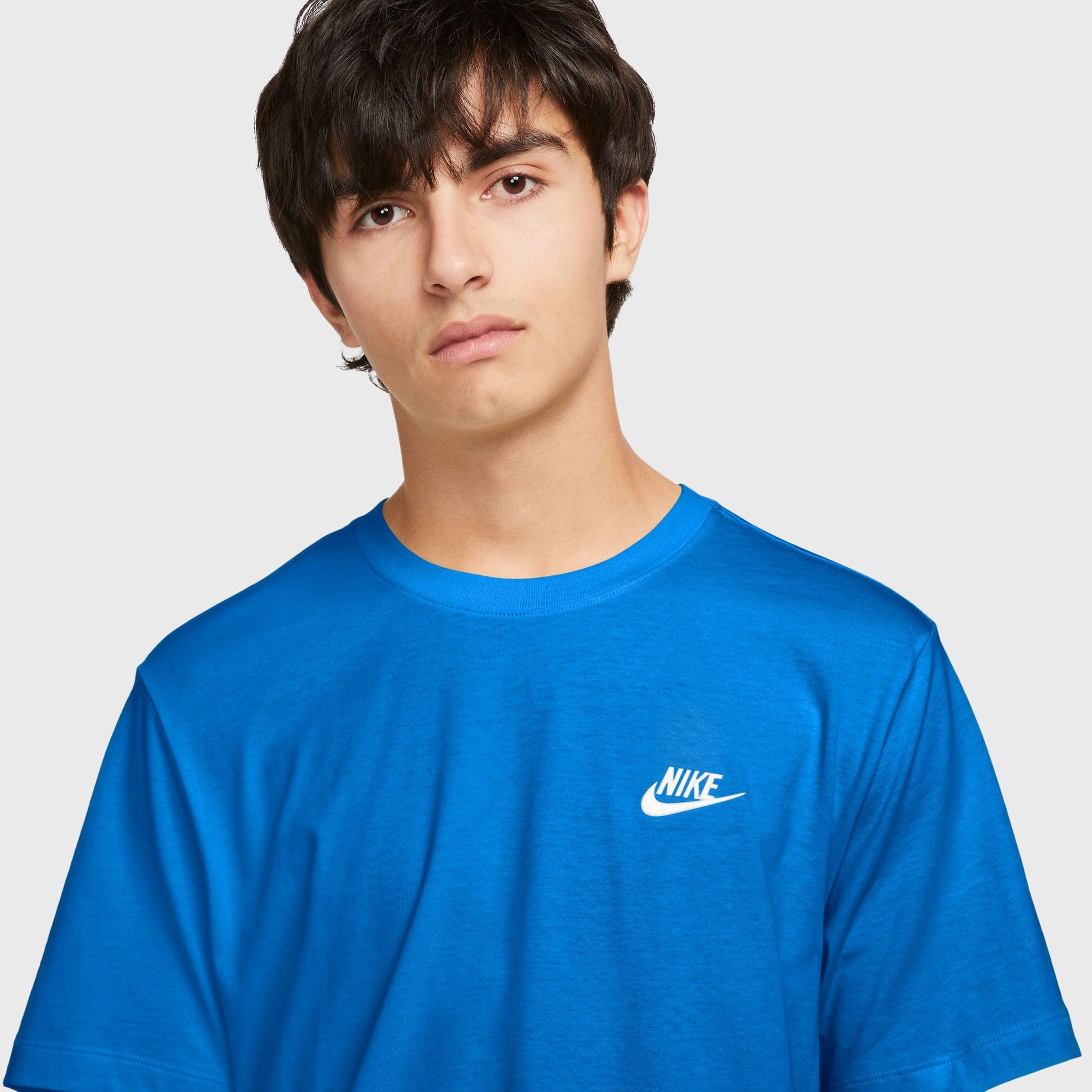 difficult to disassemble Nike Sportswear Club T-shirt Light Photon Blue / White