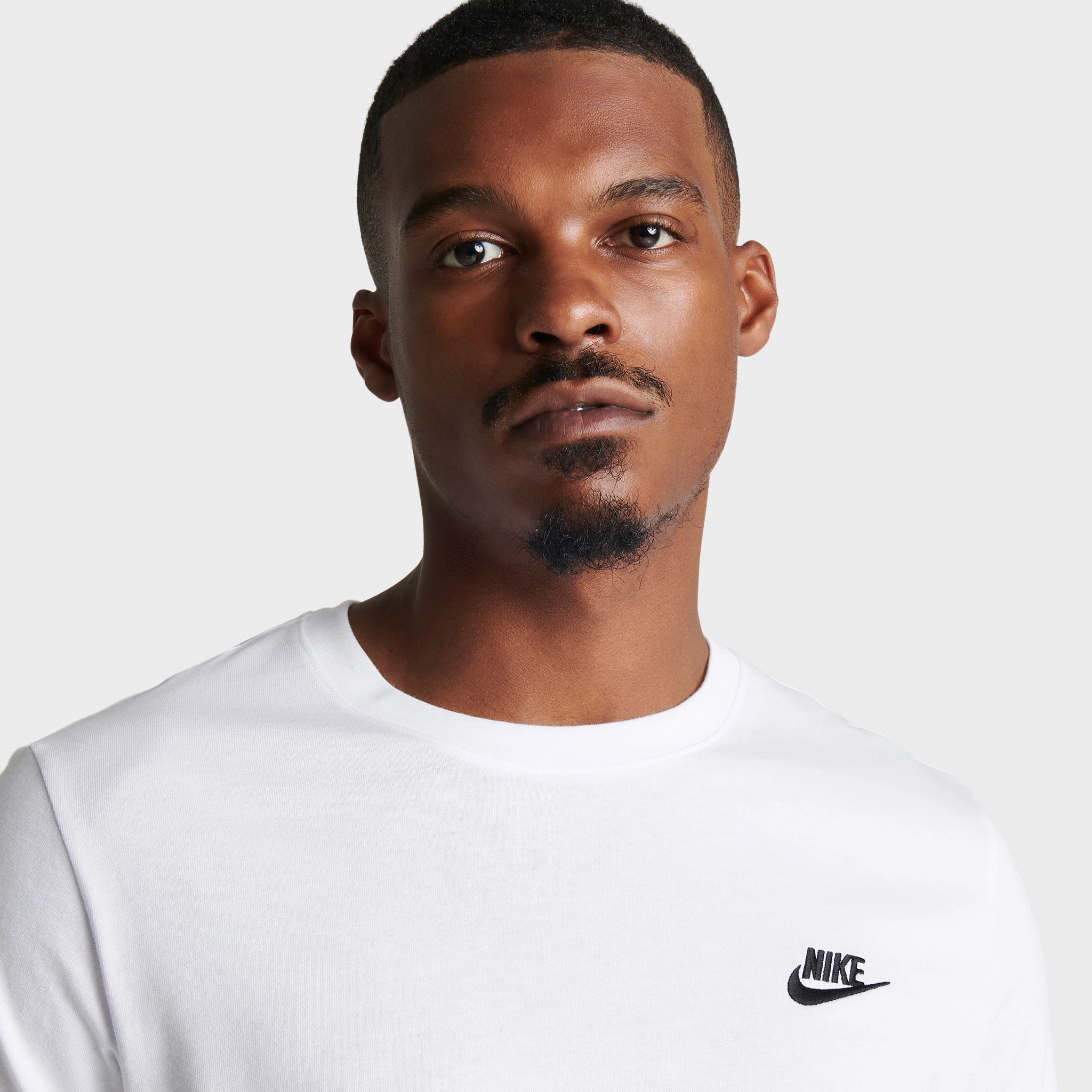 Nike Sportswear Club T-shirt White / Black Stay Fresh