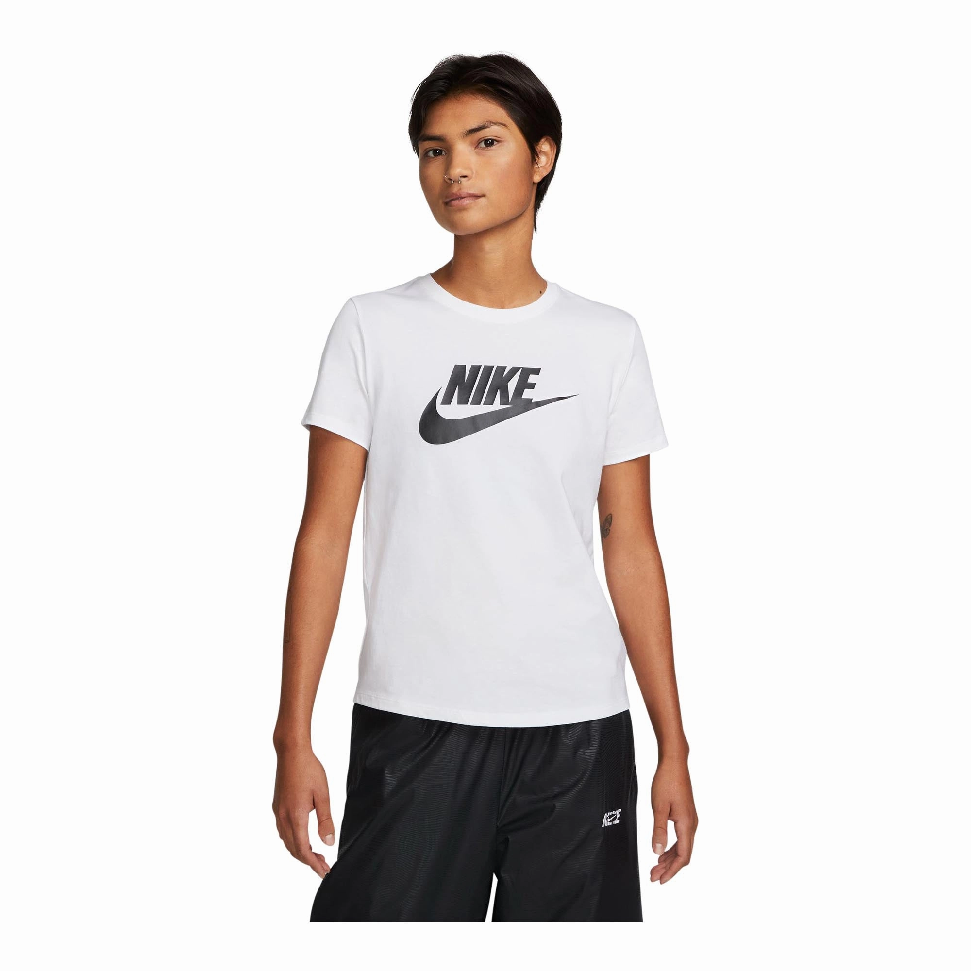 DoubleLayeredHem HypoallergenicMaterial Nike Sportswear Essentials Women's Logo T-Shirt