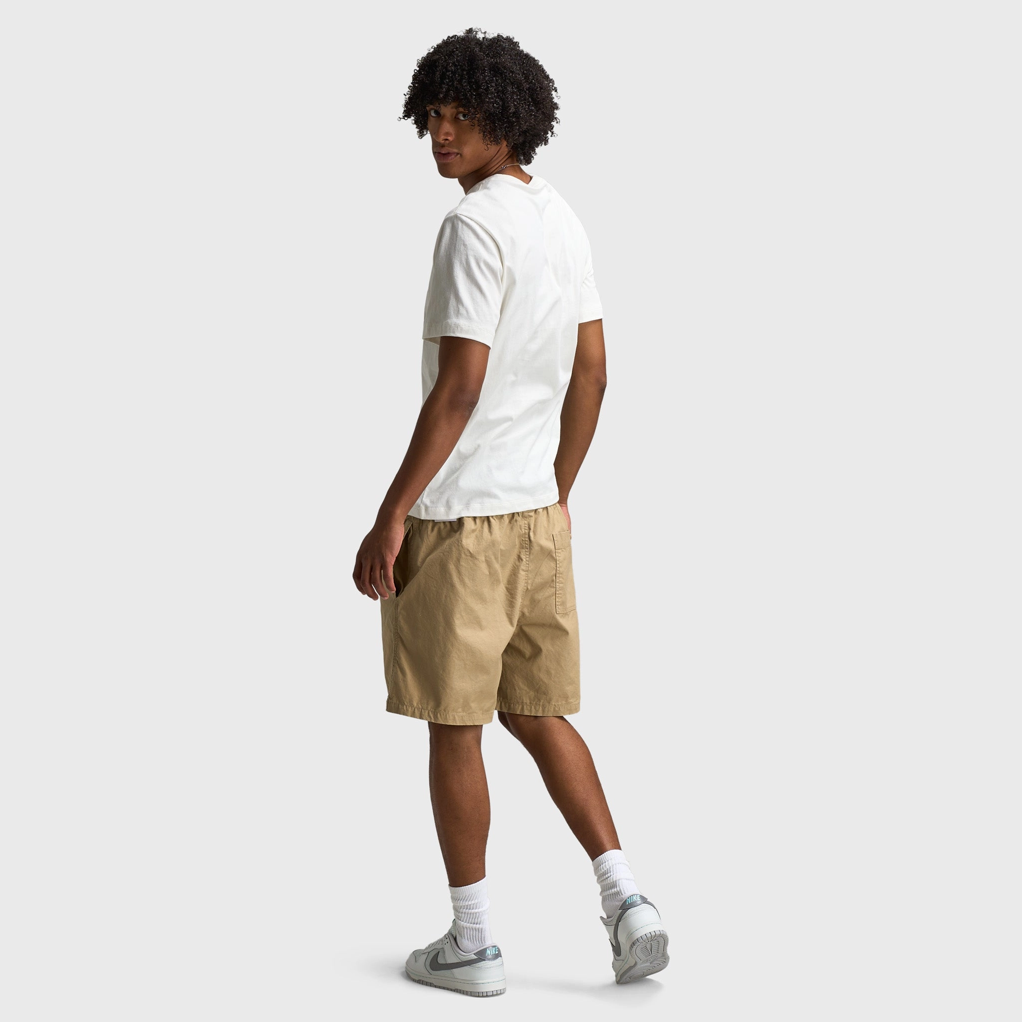 Soft Layer Nike Sportswear Just Do It Graphic T-Shirt / Sail