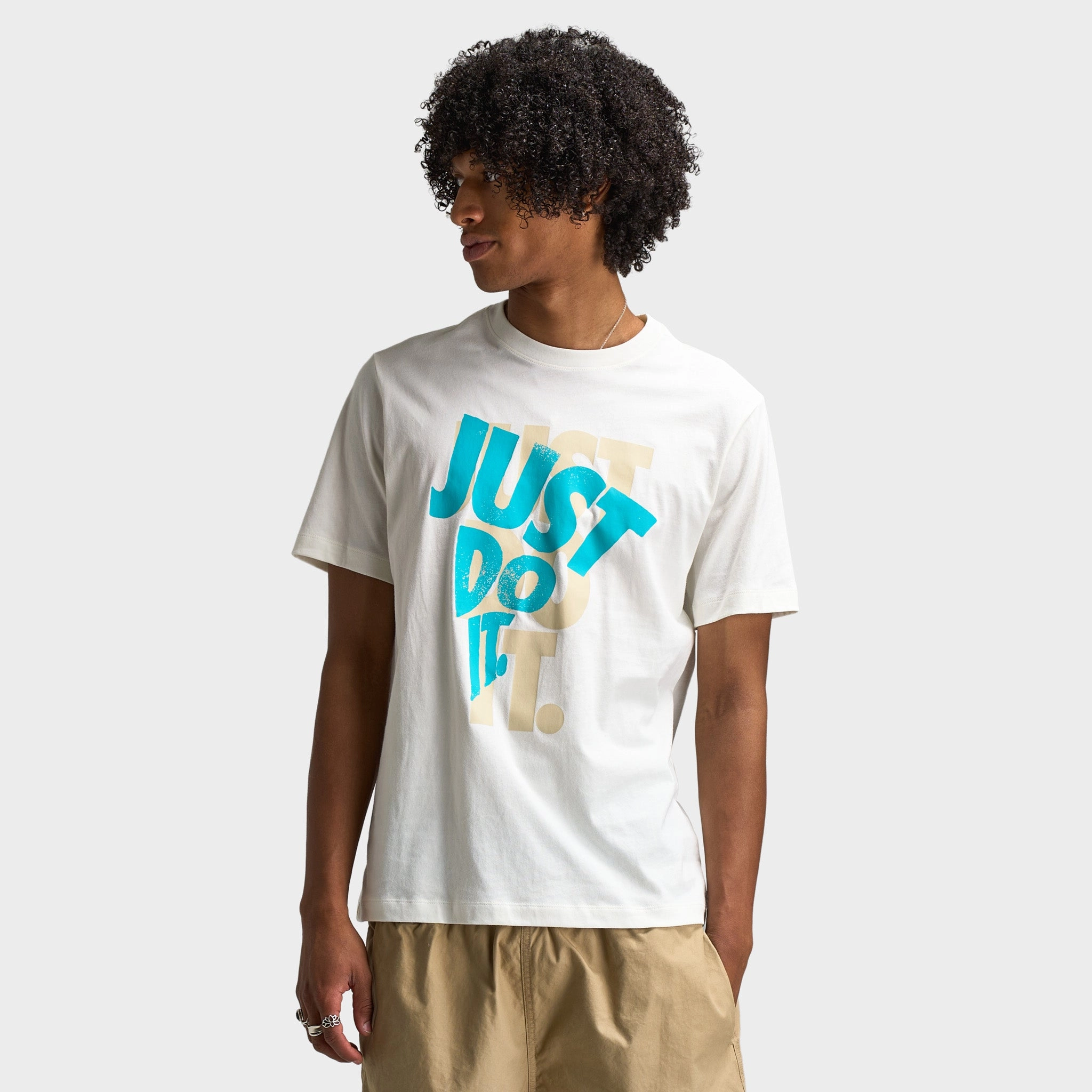 Quick Freshness pre war preparation Nike Sportswear Just Do It Graphic T-Shirt / Sail