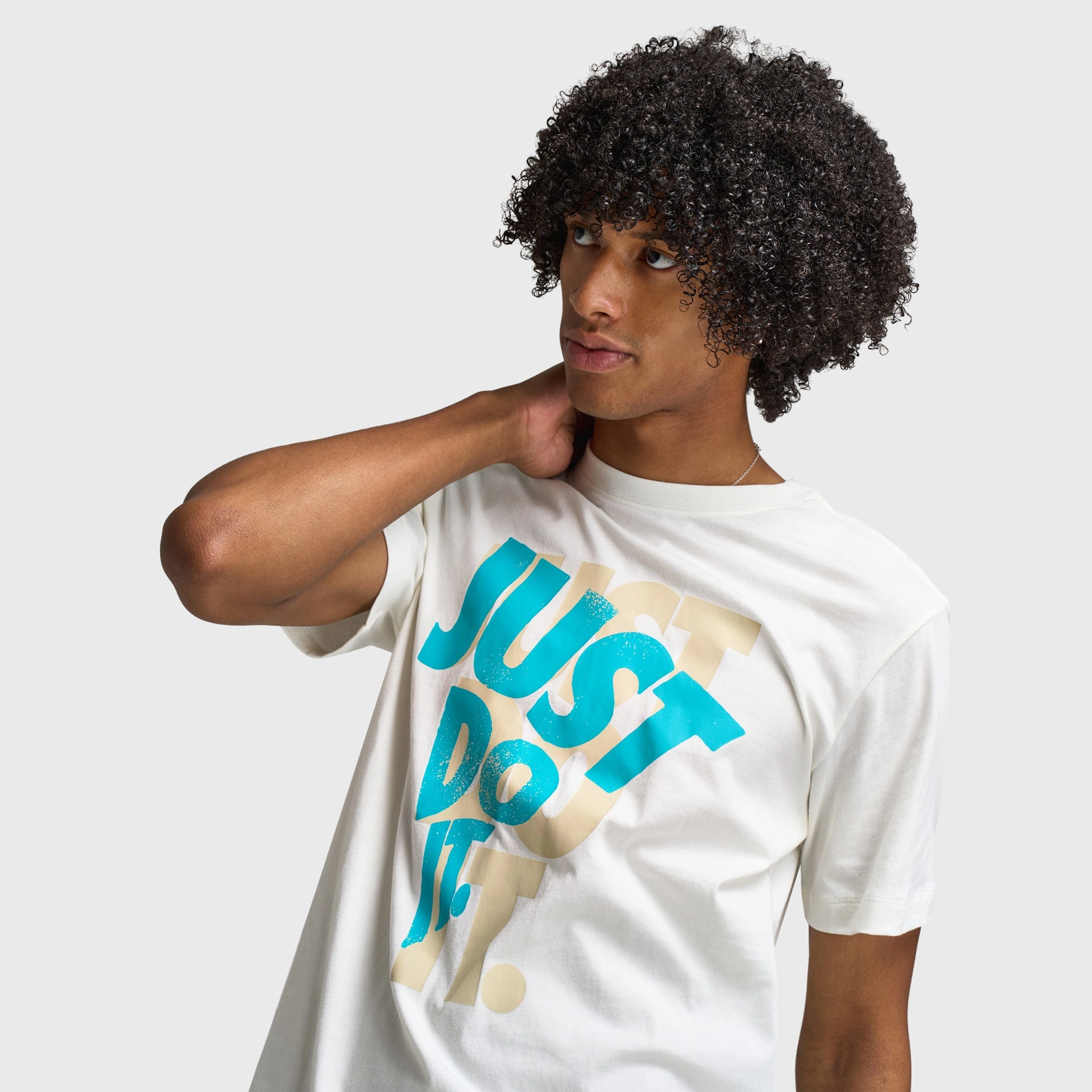 Nike Sportswear Just Do It Graphic T-Shirt / Sail Relaxed fit style