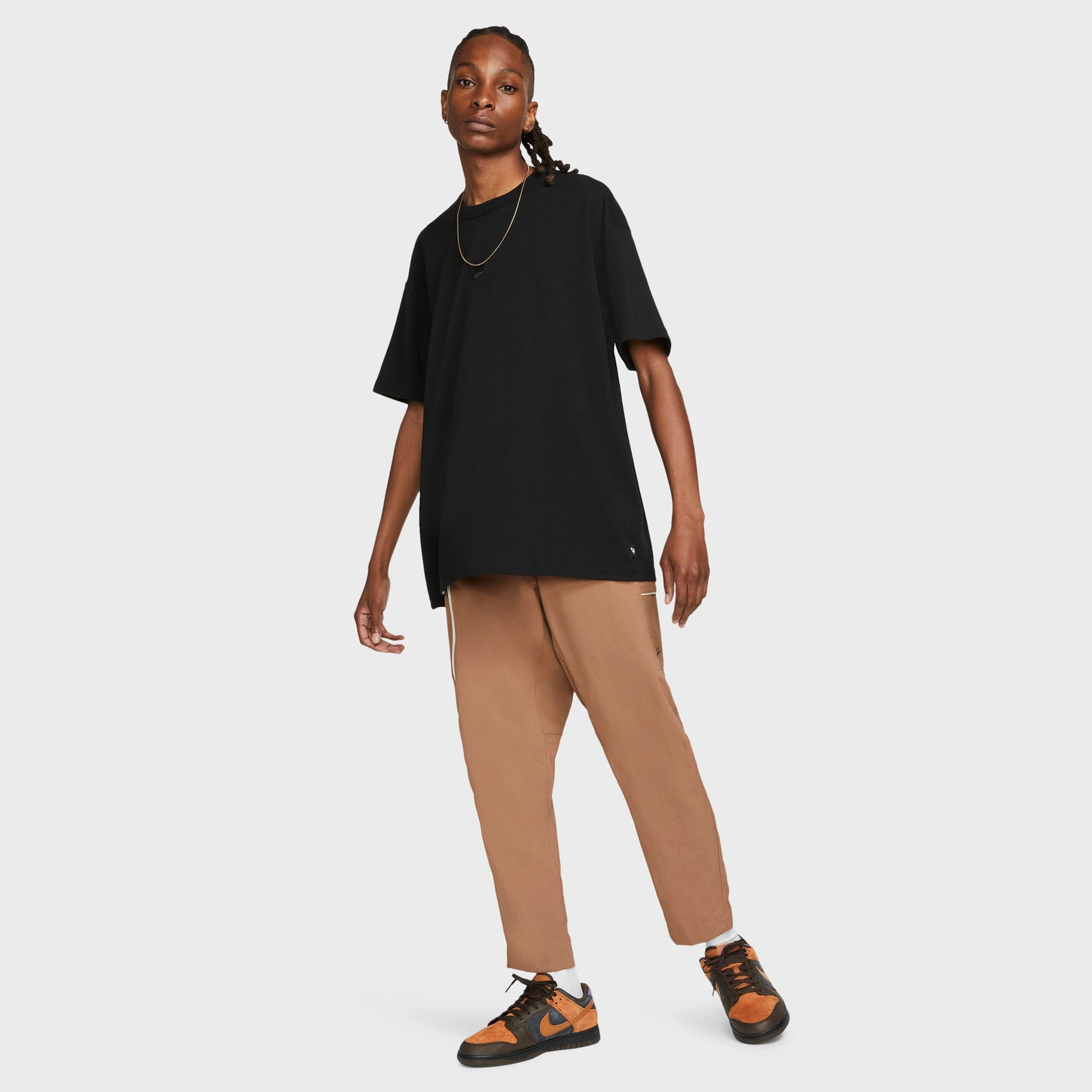 Elasticated Cuffs Chafe Resistant Fabric Nike Sportswear Premium Essentials T-shirt / Black