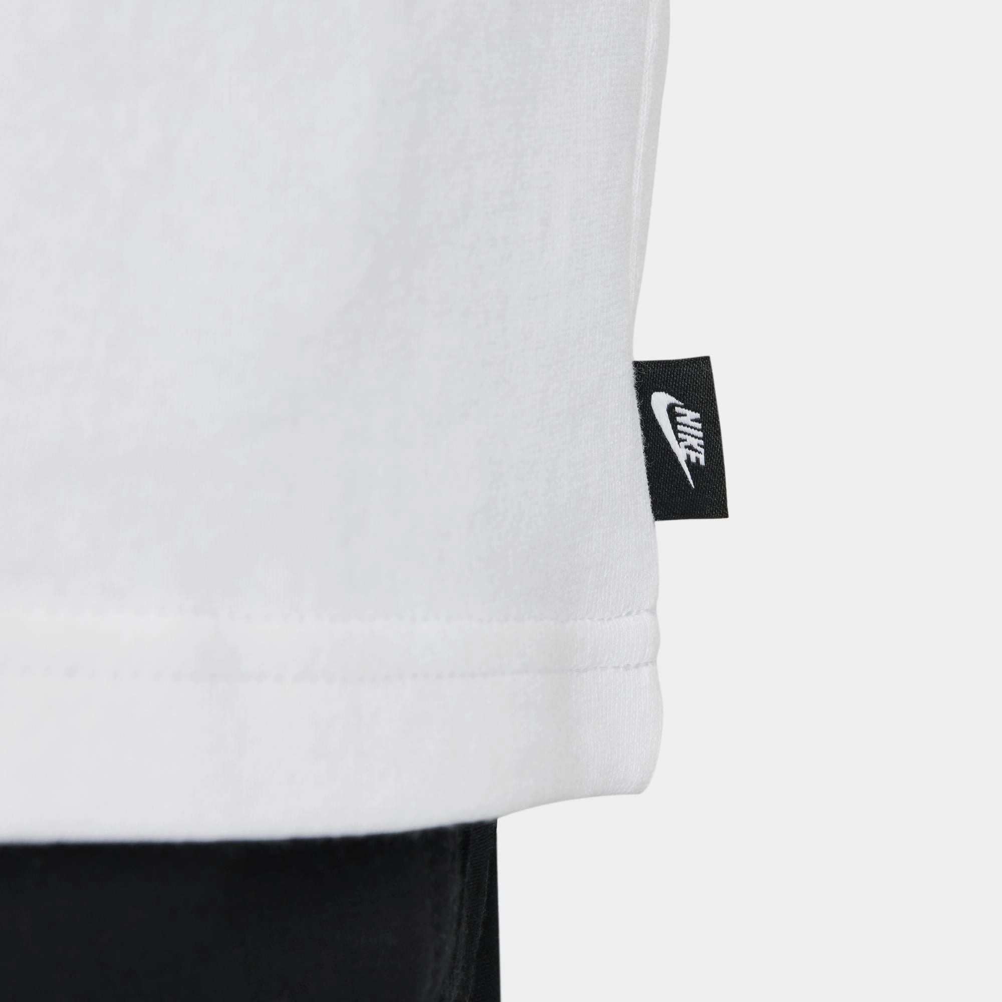aerospace medium size Nike Sportswear Premium Essentials T-Shirt White / White