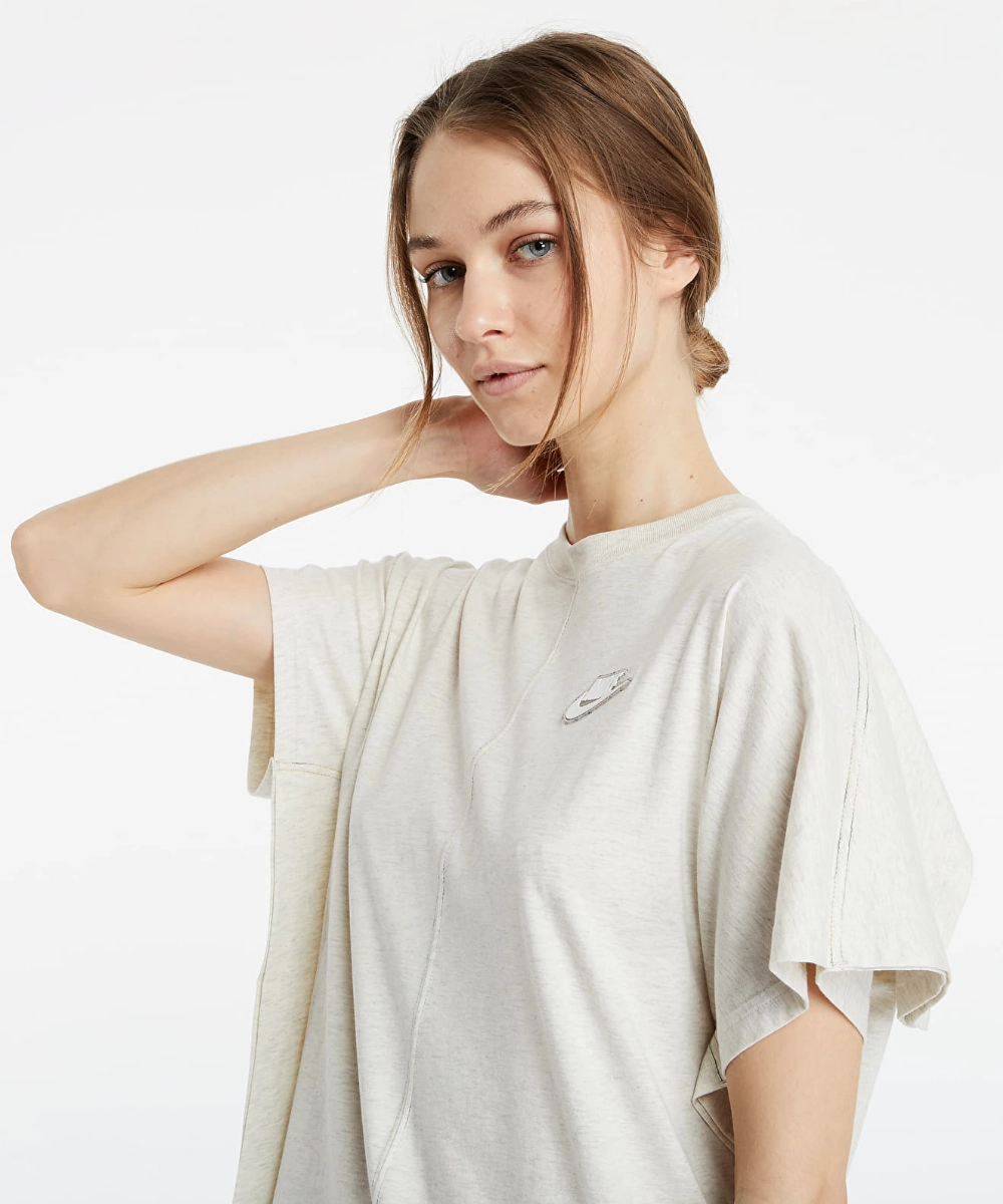 Summer Glow ComfortWaistband Nike Sportswear Training Tee (Oatmeal Heather)
