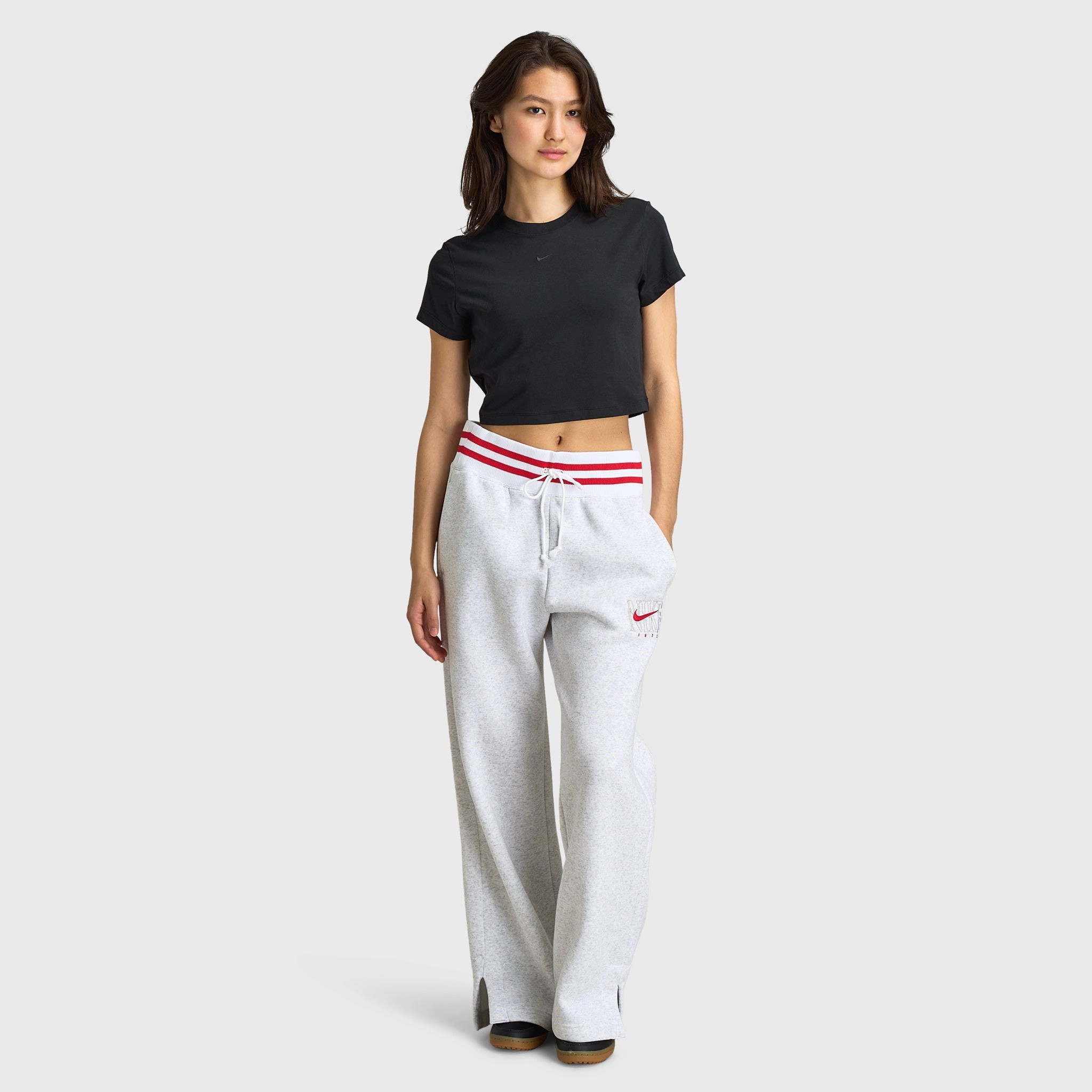 Nike Sportswear Women's Chill Knit Crop T-Shirt Black / Blac High Density Knit Urban Fashion Look