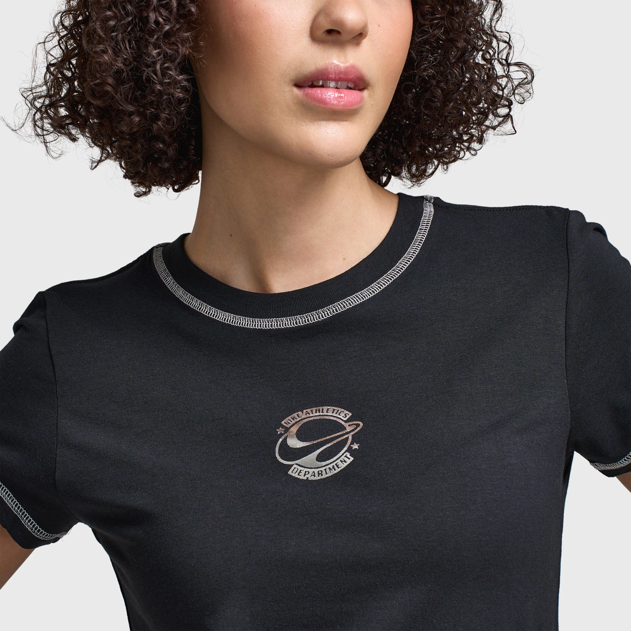 Solid Color Nike Sportswear Women's Chill Knit Slim Tee / Black