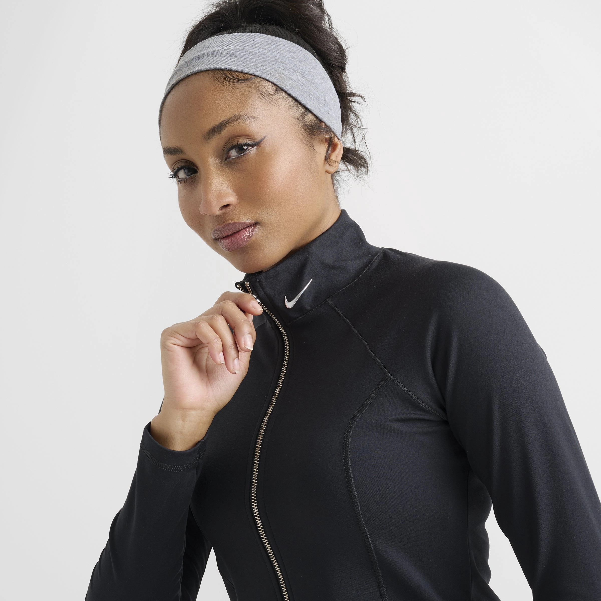 Nike Sportswear Women's GLS Jacket / Black WeightlessLayeringPiece