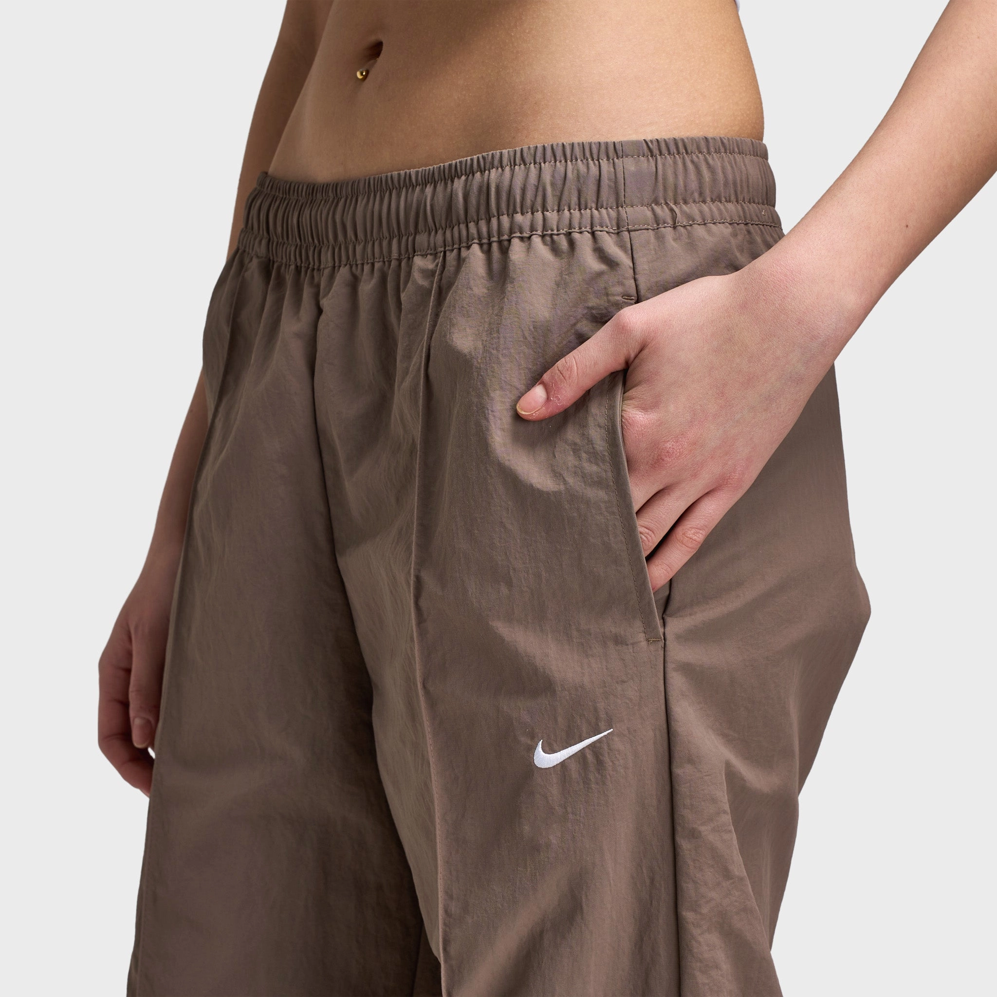 Nike Sportswear Women's Mid-Rise Open-Hem Pants Mink Brown / White rechargeable