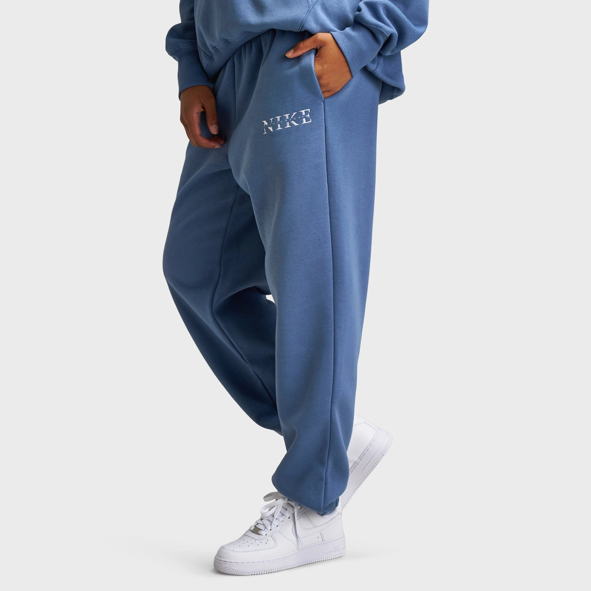 AntiOdor Treatment Athletic Performance Nike Sportswear Women's Phoenix Fleece High-Waisted Pants Slate / White