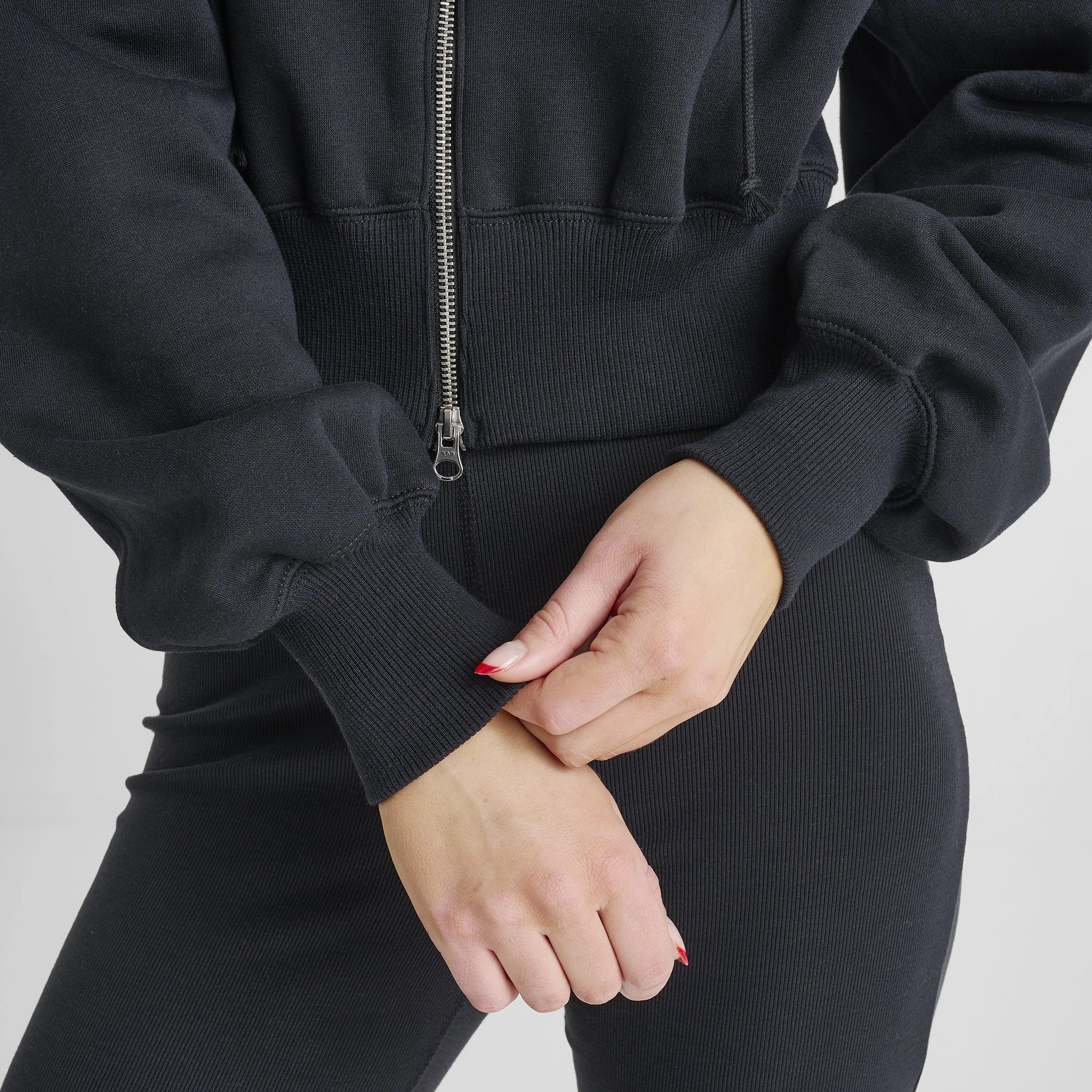 Nike Sportswear Women's Phoenix Fleece Loose Crop Full-ZIp Hoodie Black / Sail Fashion Forward