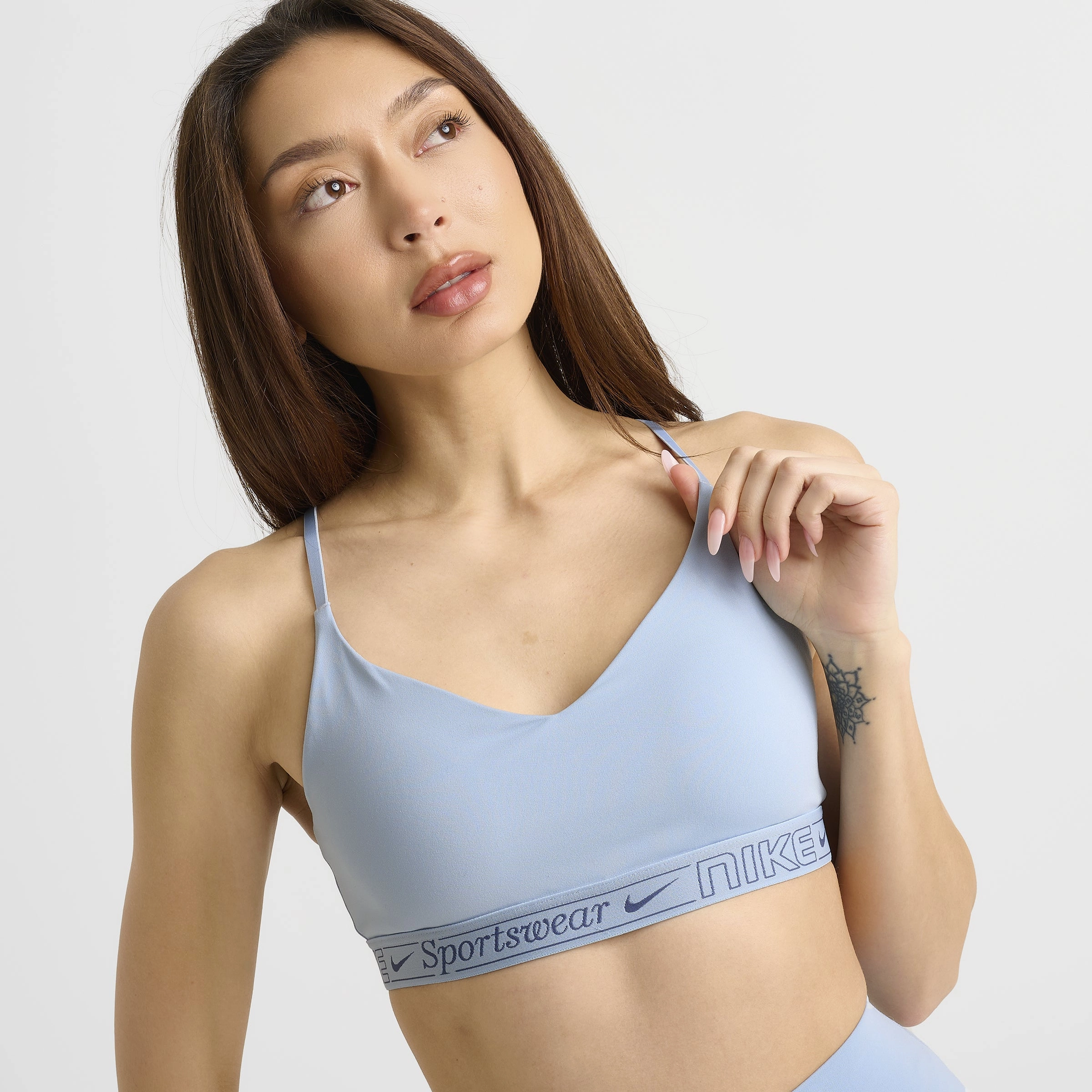 Nike Women's Indy Light Support Padded Bra / Light Armory Blue NonRestrictiveSilhouette SweatAbsorbingTexture