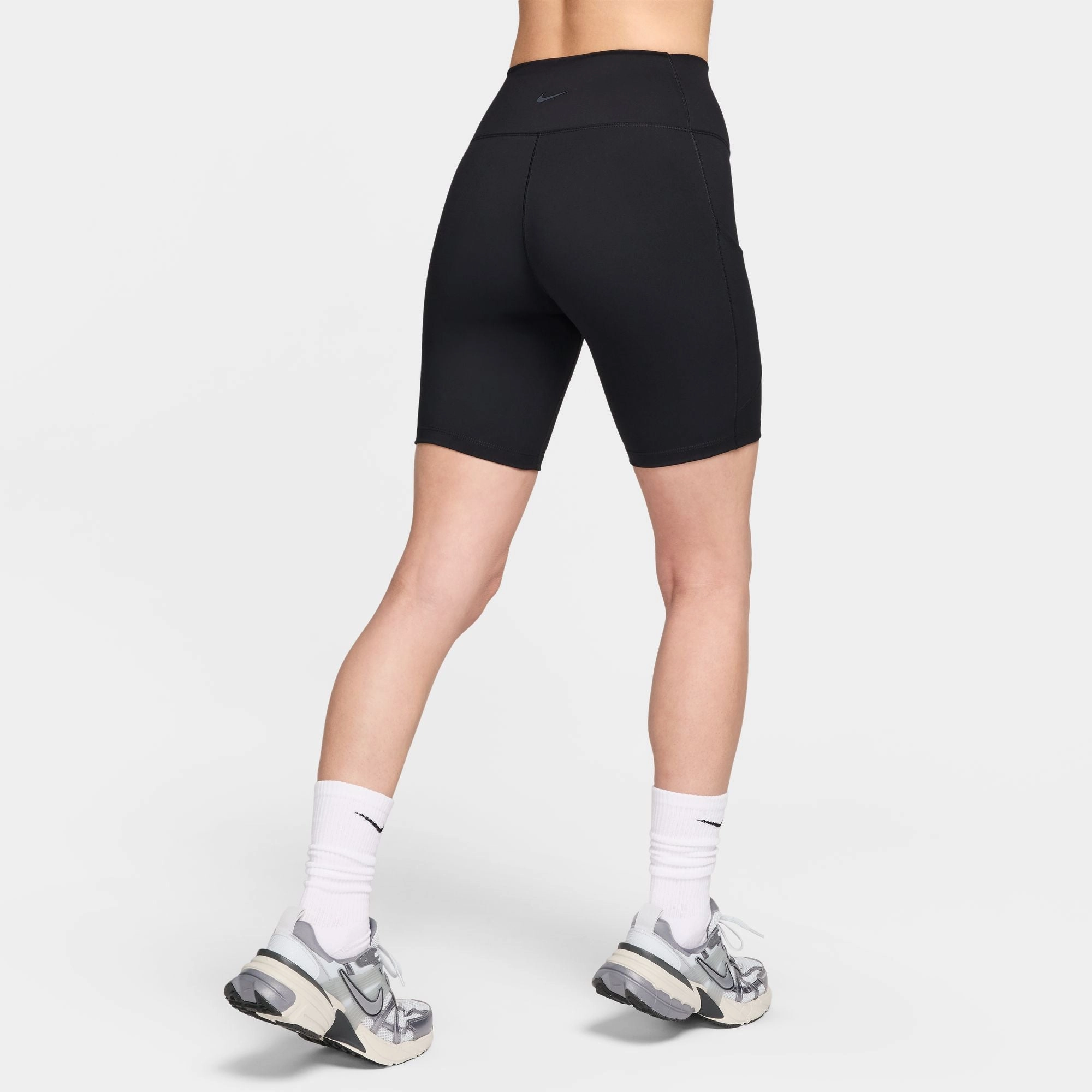 Nike Women's One High-Waisted 8 Inch Biker Shorts Black / Black BreathableFabric Loose Thread