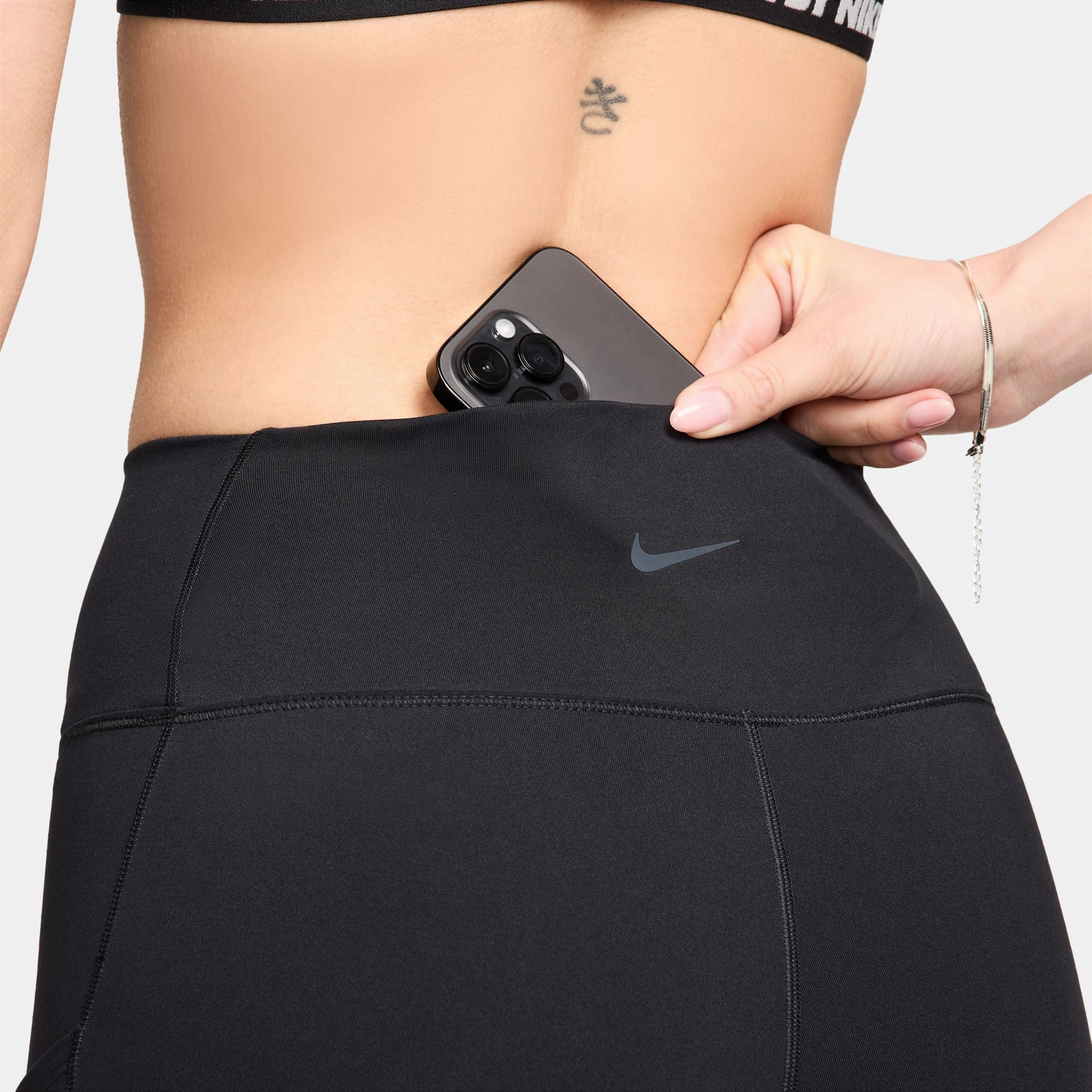 Bonded Seam Technology Nike Women's One High-Waisted 8 Inch Biker Shorts Black / Black