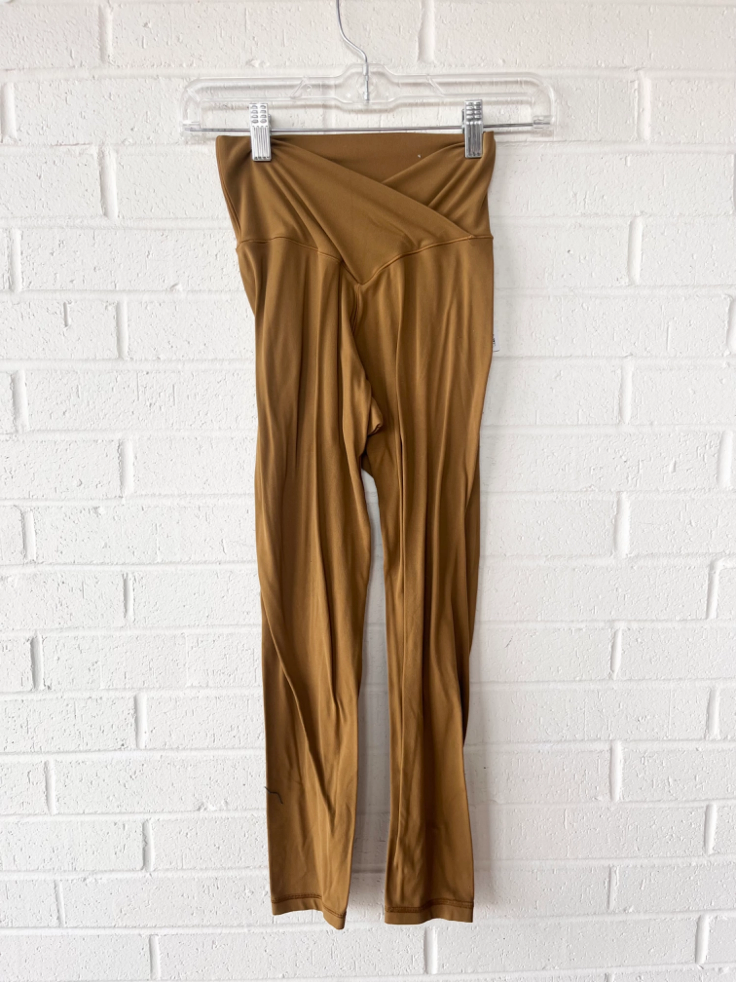 Offline Athletic Pants Size Small Wild Mood Aerated Seam Placement