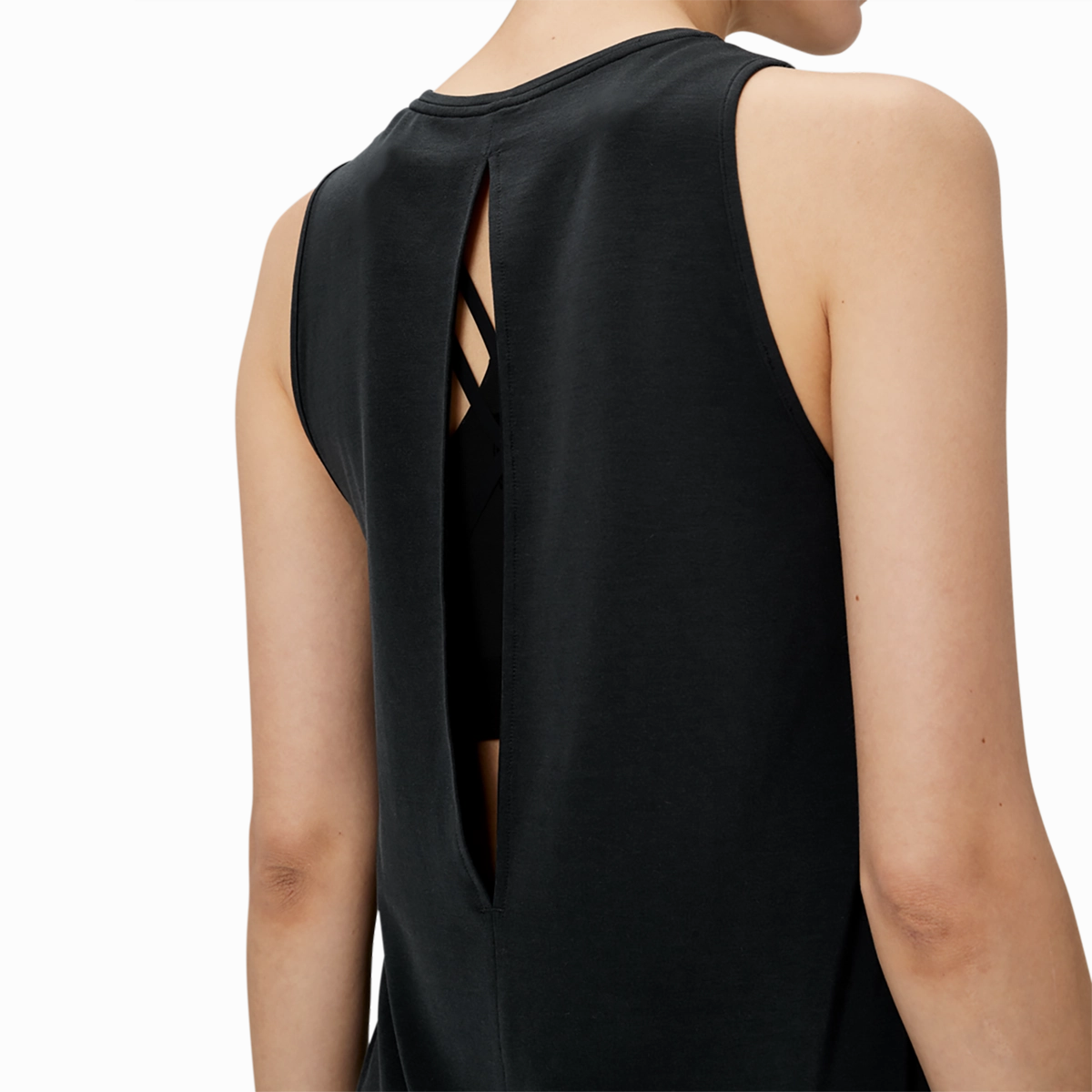 Breathable back panel Chic Sweater ON Active Tank