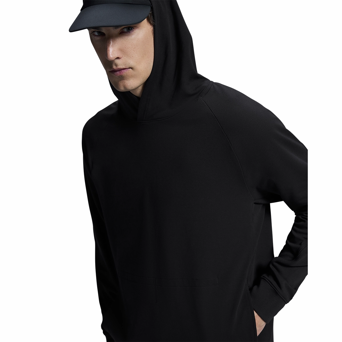 ON Studio Hoodie Modern Travel Look