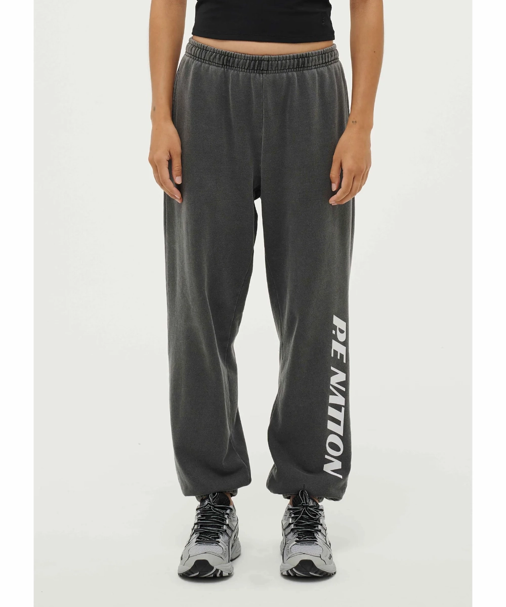 Party Guest Heroine Glow P.E Nation Kick Out Pants (Dark Shadow)