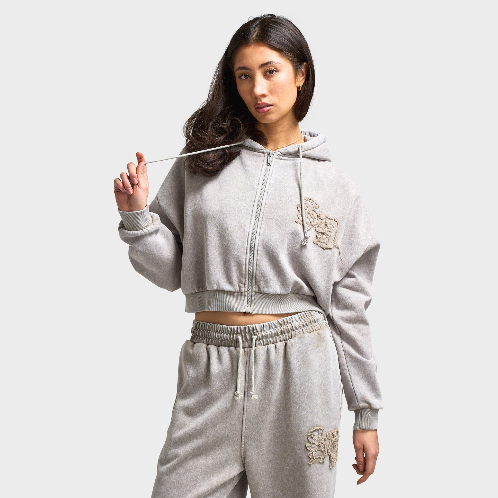 Supply & Demand Women's Bleek Cropped Hoodie / Beige Acid Wash Relaxed Layers Airtight Fasteners