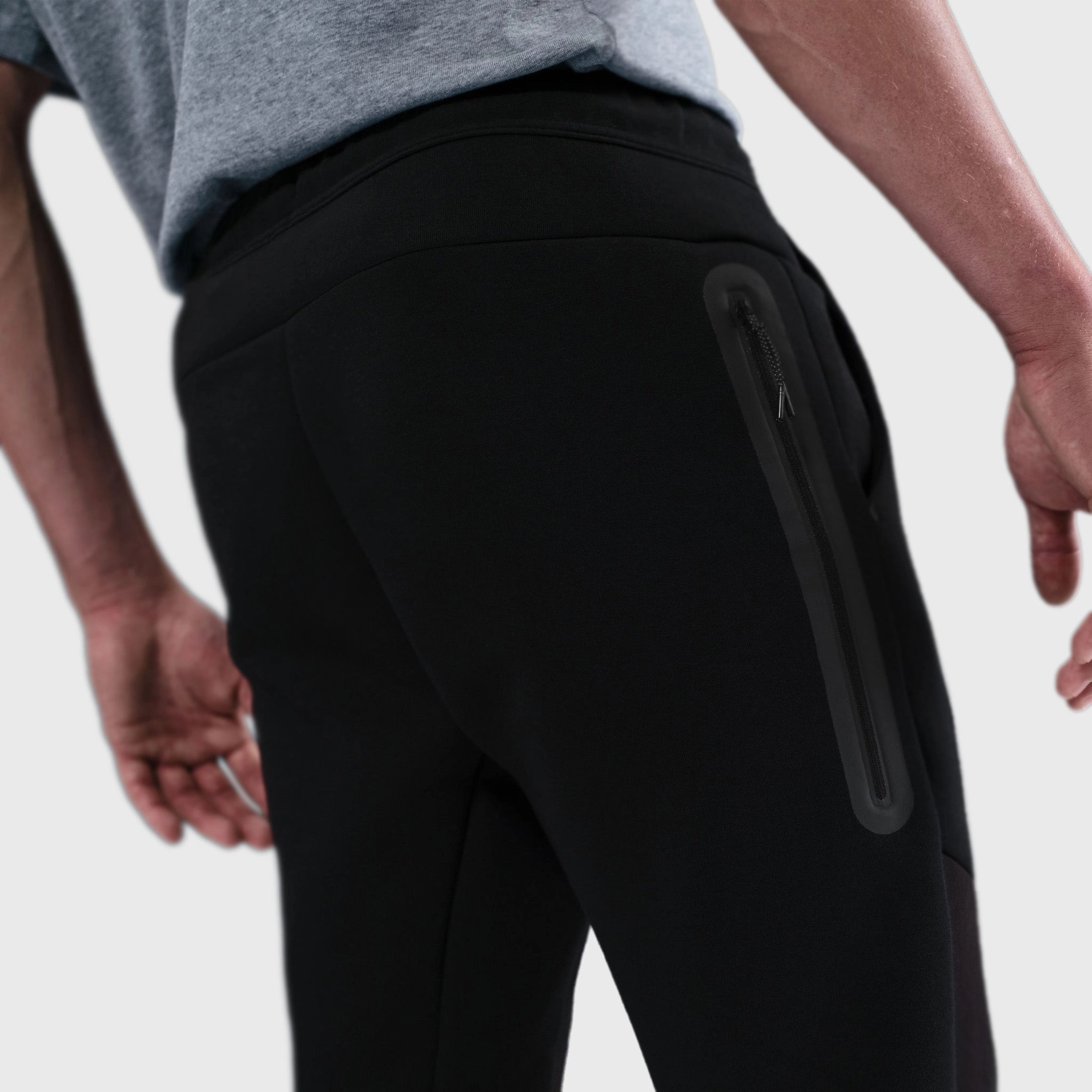 Nike Sportswear Tech Fleece Joggers Black / Smoke Grey - Bright Crimson Necklace