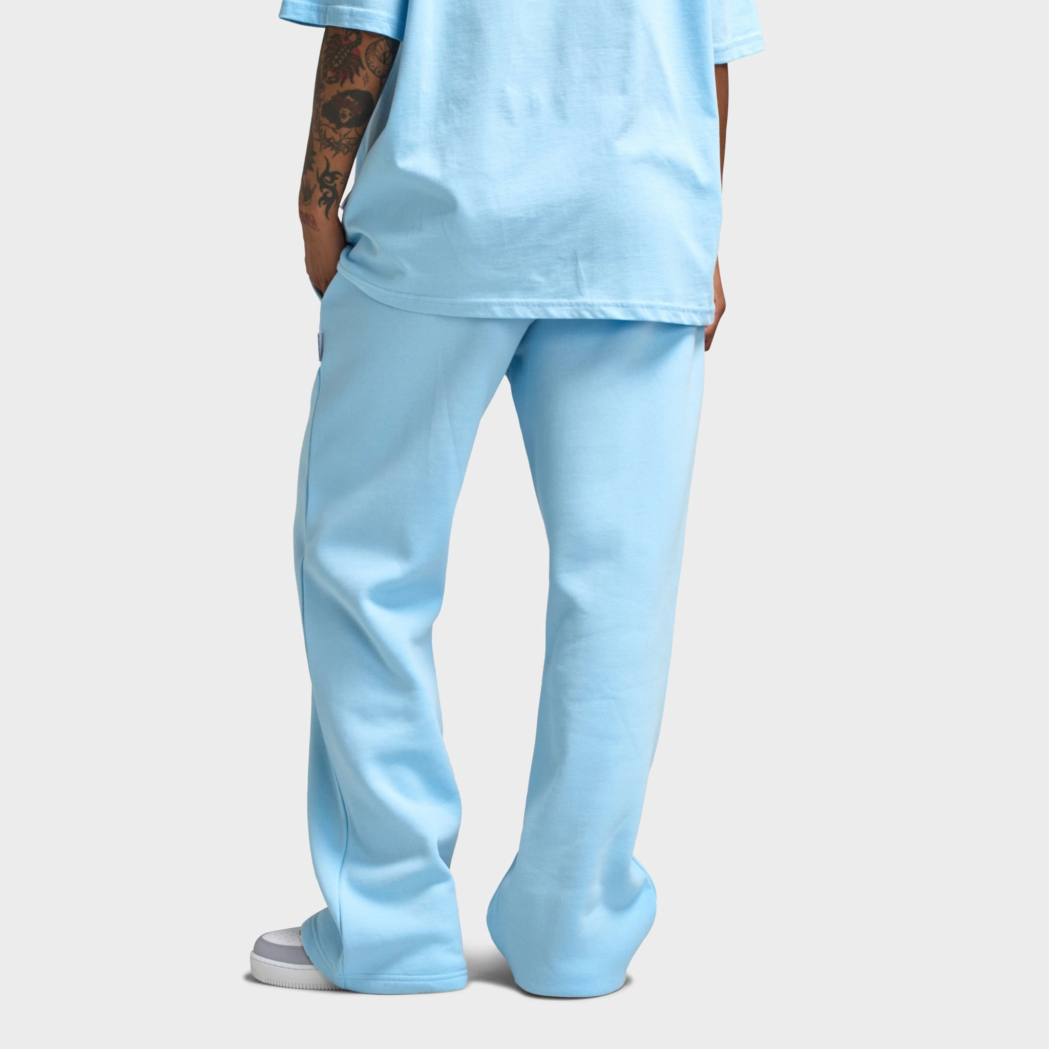Game Core FadeResistantColors Hoodrich Women's Strike Wide Leg Joggers Clear Sky / White - Ombre Blue