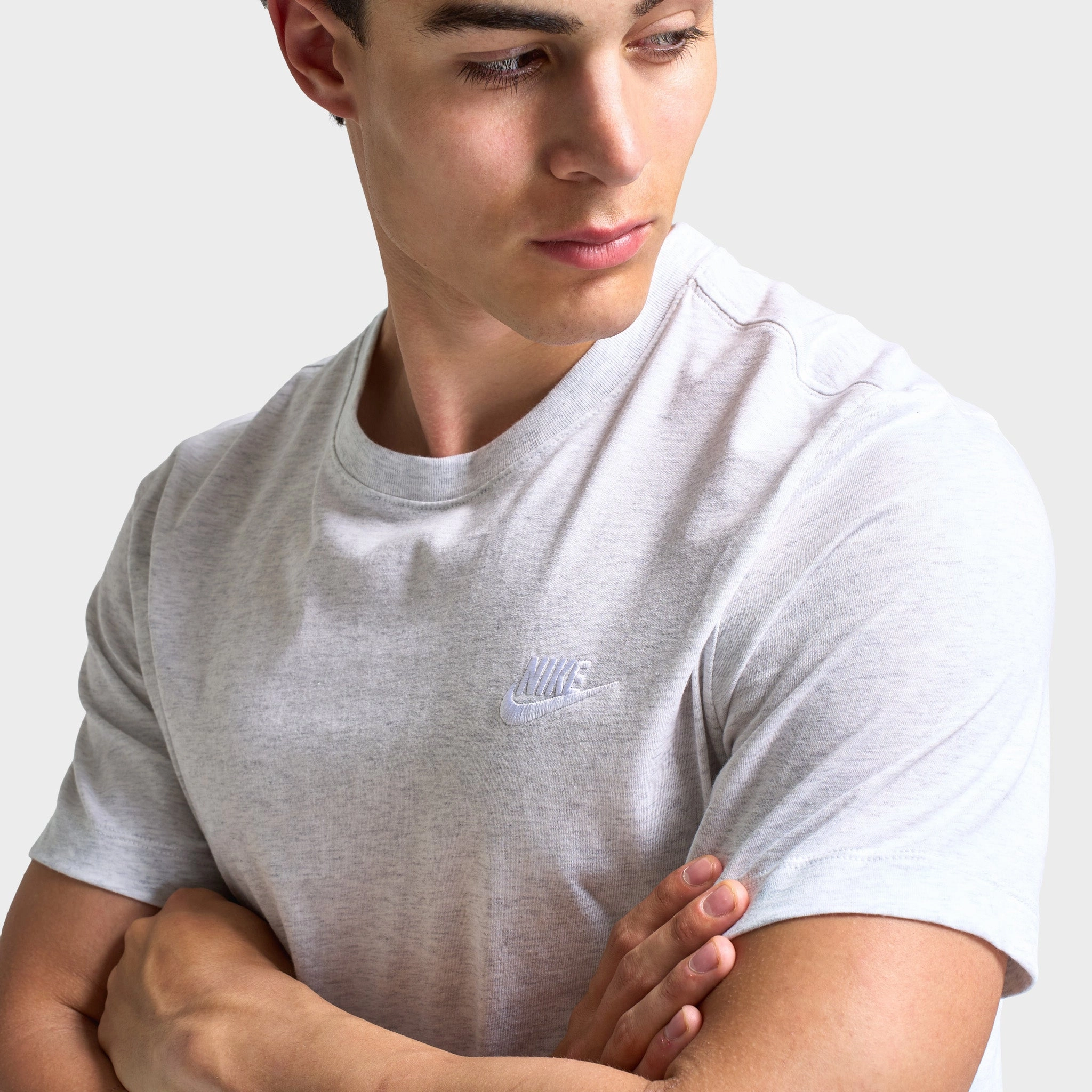 Nike Sportswear Club T-Shirt / Birch Heather Active Freshness Waste - reducing