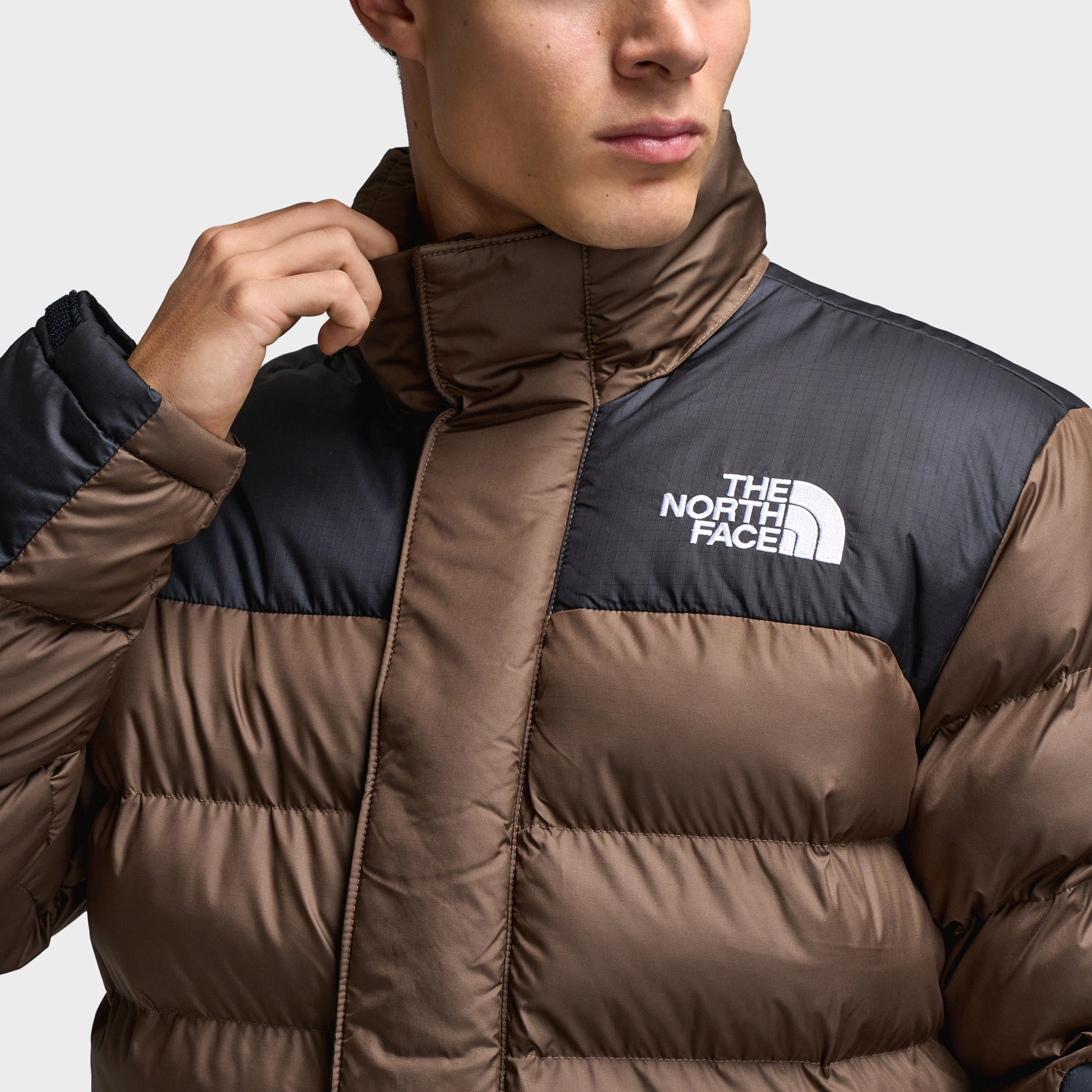 Performance Fabric Minimalist Seamless Cut The North Face Limbara Insulated Jacket / Smokey Brown