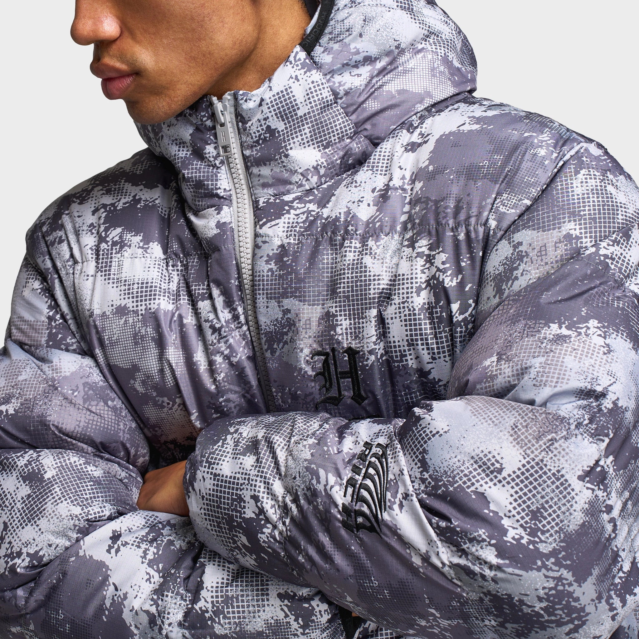 Noise Reduced Fabrics Hoodrich Ark Puffer Jacket Digital Camo / Black