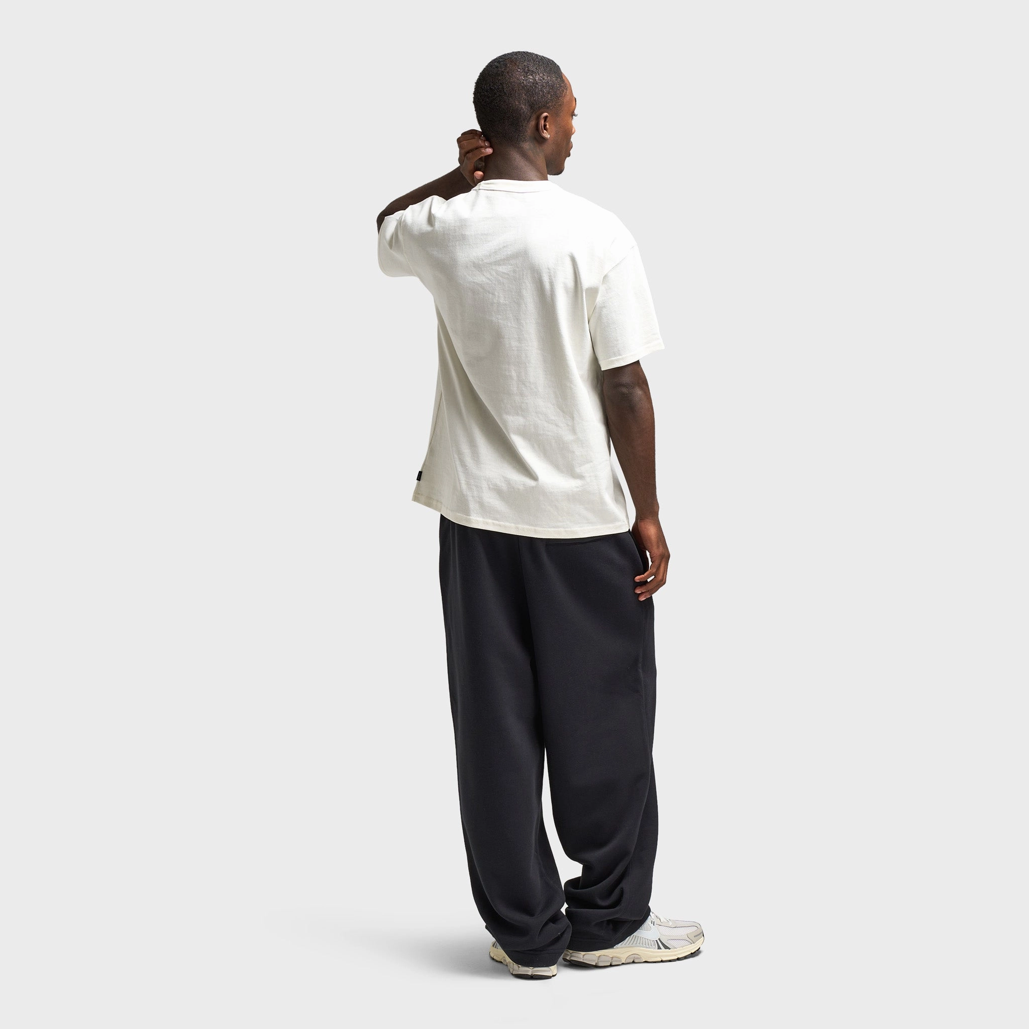 Nike Sportswear Premium Essential T-Shirt / Sail Non Chafing Seams