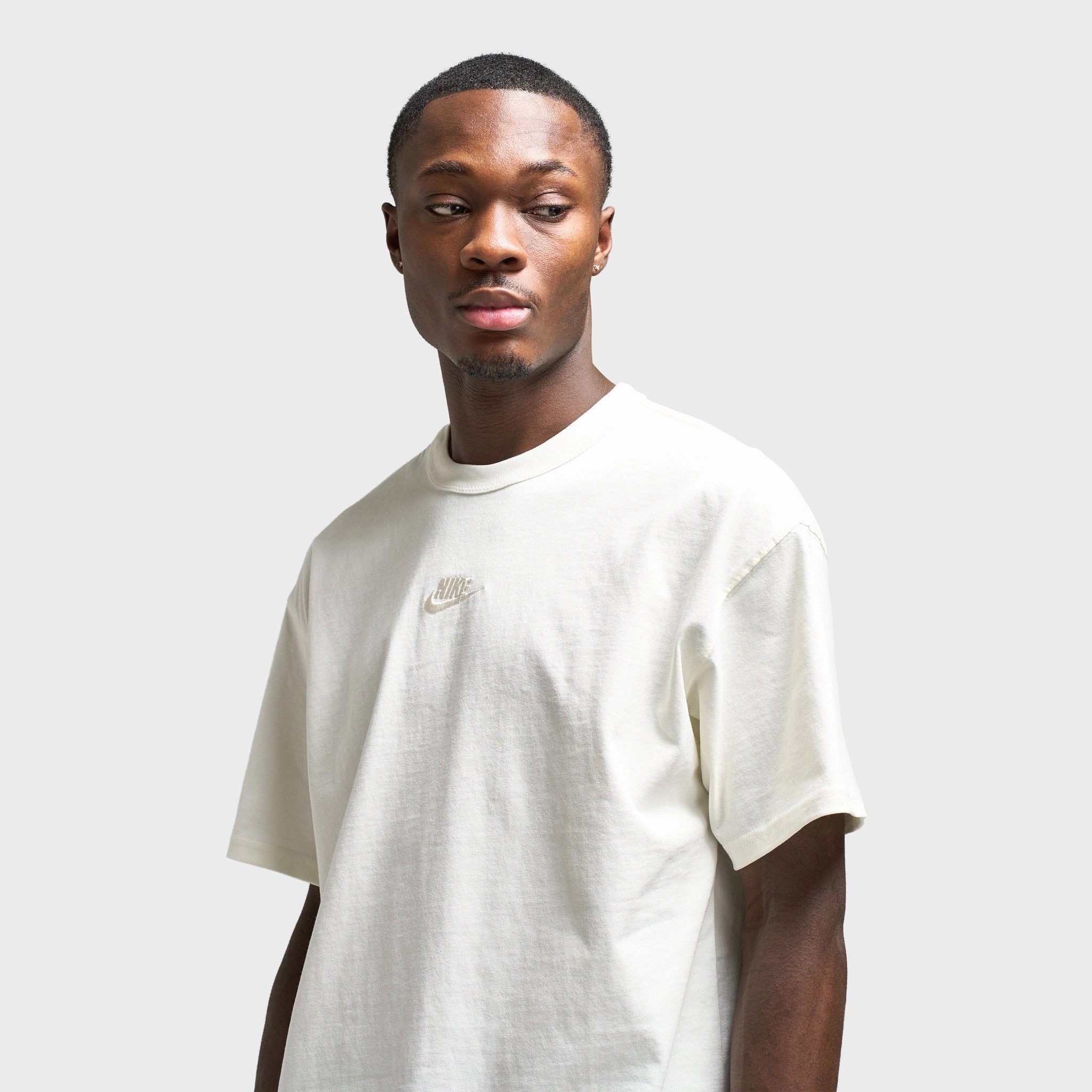 battle simulation Moisture Wicking Design Nike Sportswear Premium Essential T-Shirt / Sail