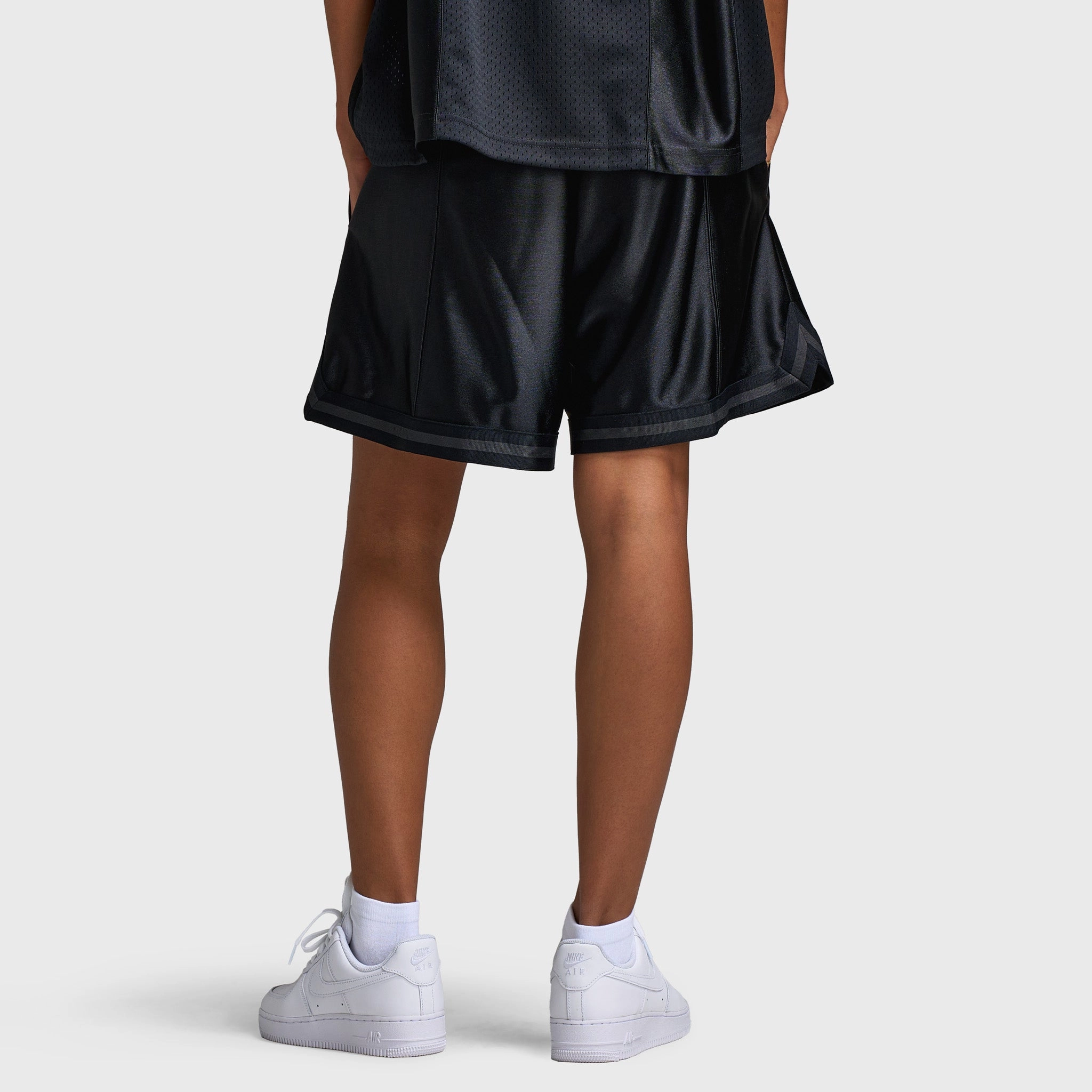 Flexible Mobility Nike Sportswear Women's Street 6" Satin Graphic Shorts Black / Anthracite