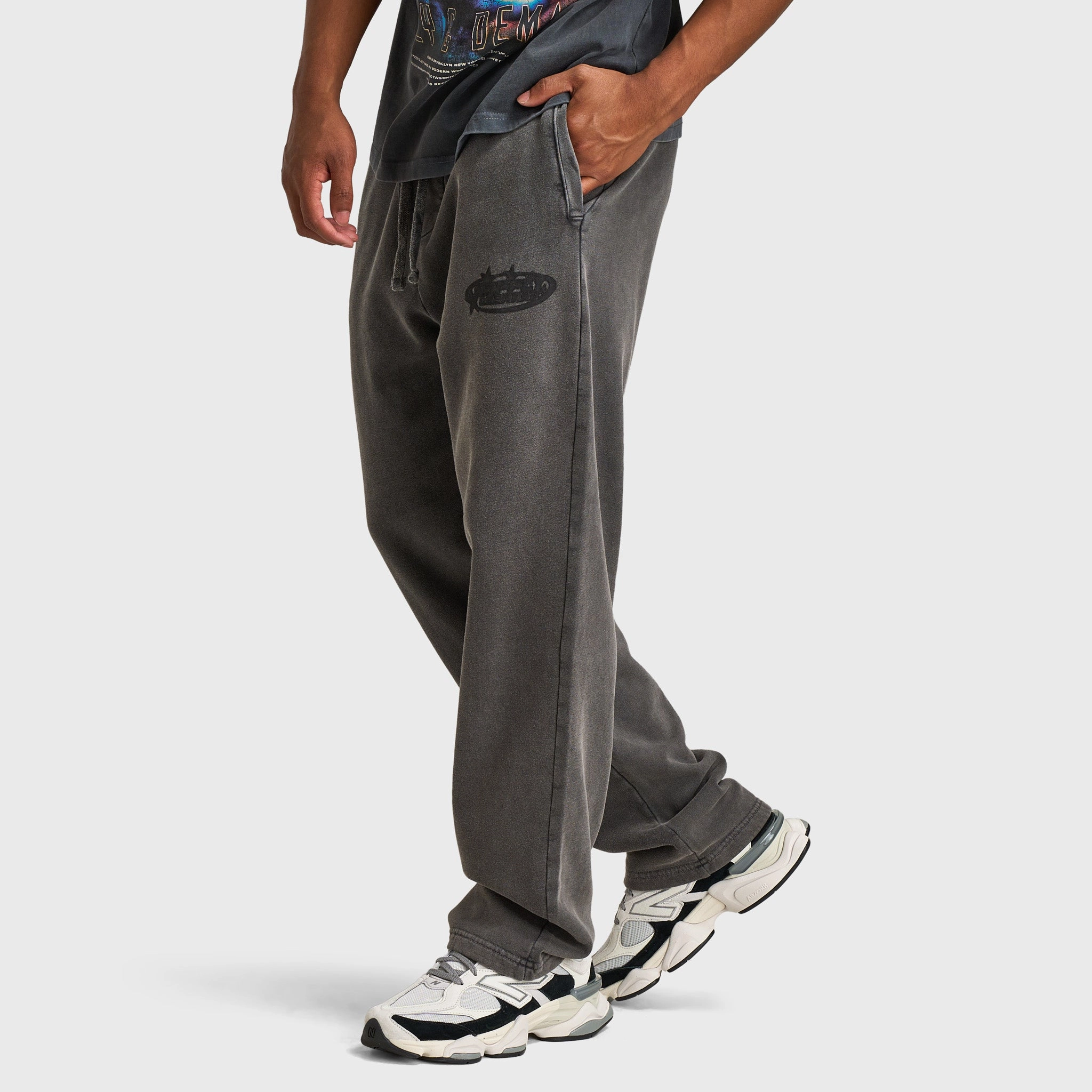 Soft Touch Material ElasticWaistband Supply & Demand Fracture Pant / Washed Black