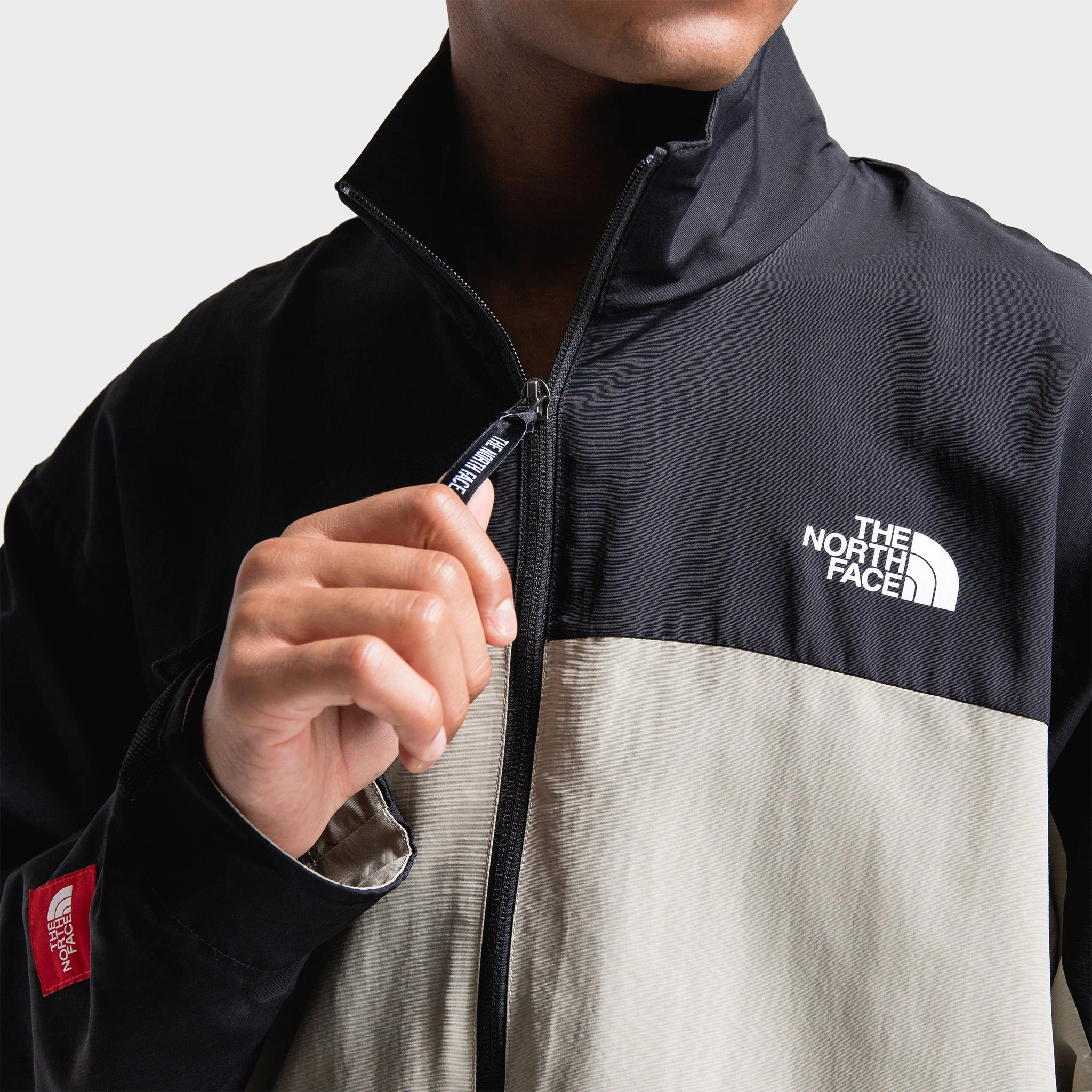 The North Face Himalayan Track Jacket Clay Grey / TNF Black snag resistant Eco Friendly Dyed Fabric