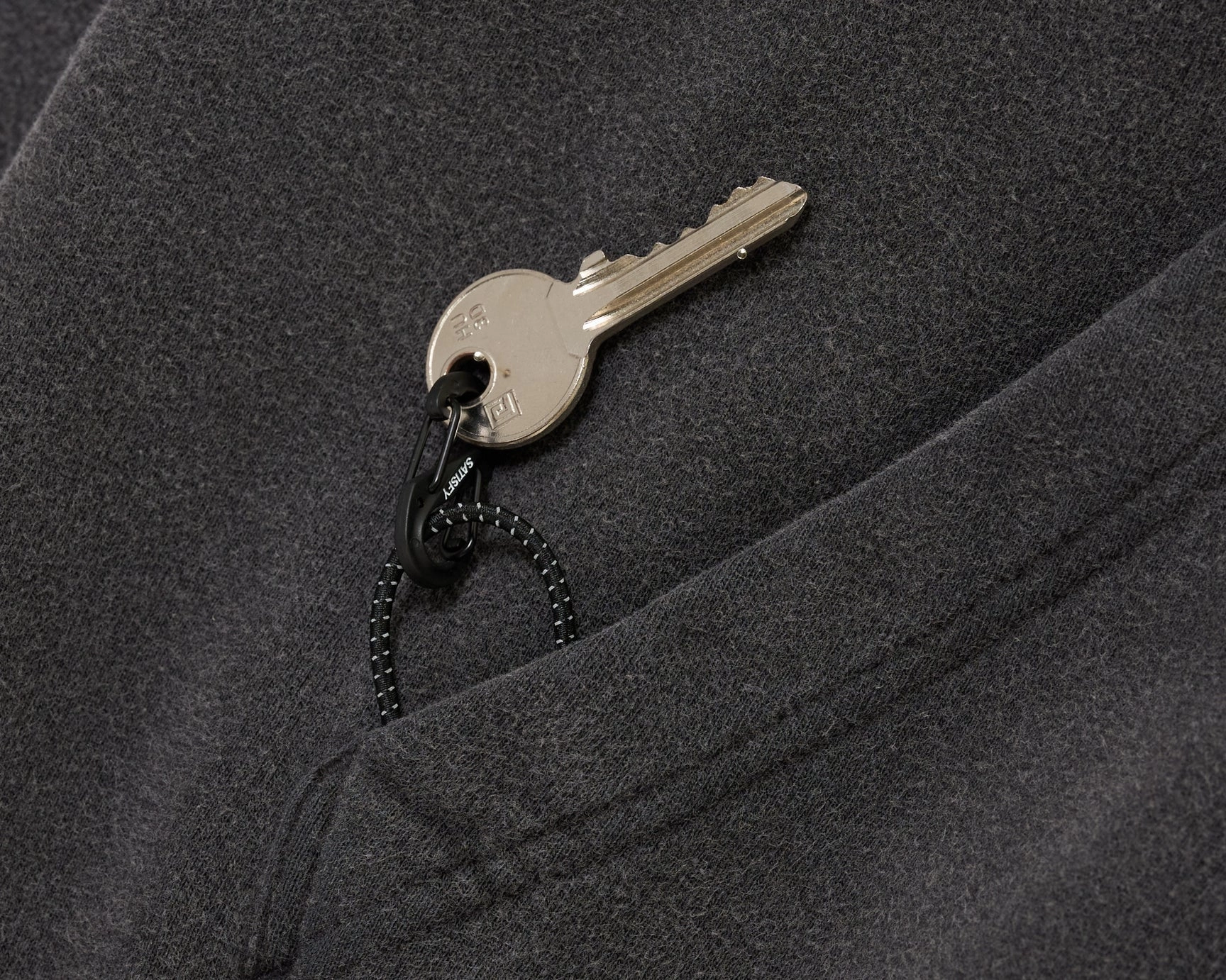 SoftCell Hoodie Aged Black v2 EcoCertifiedTextile Flex Fit