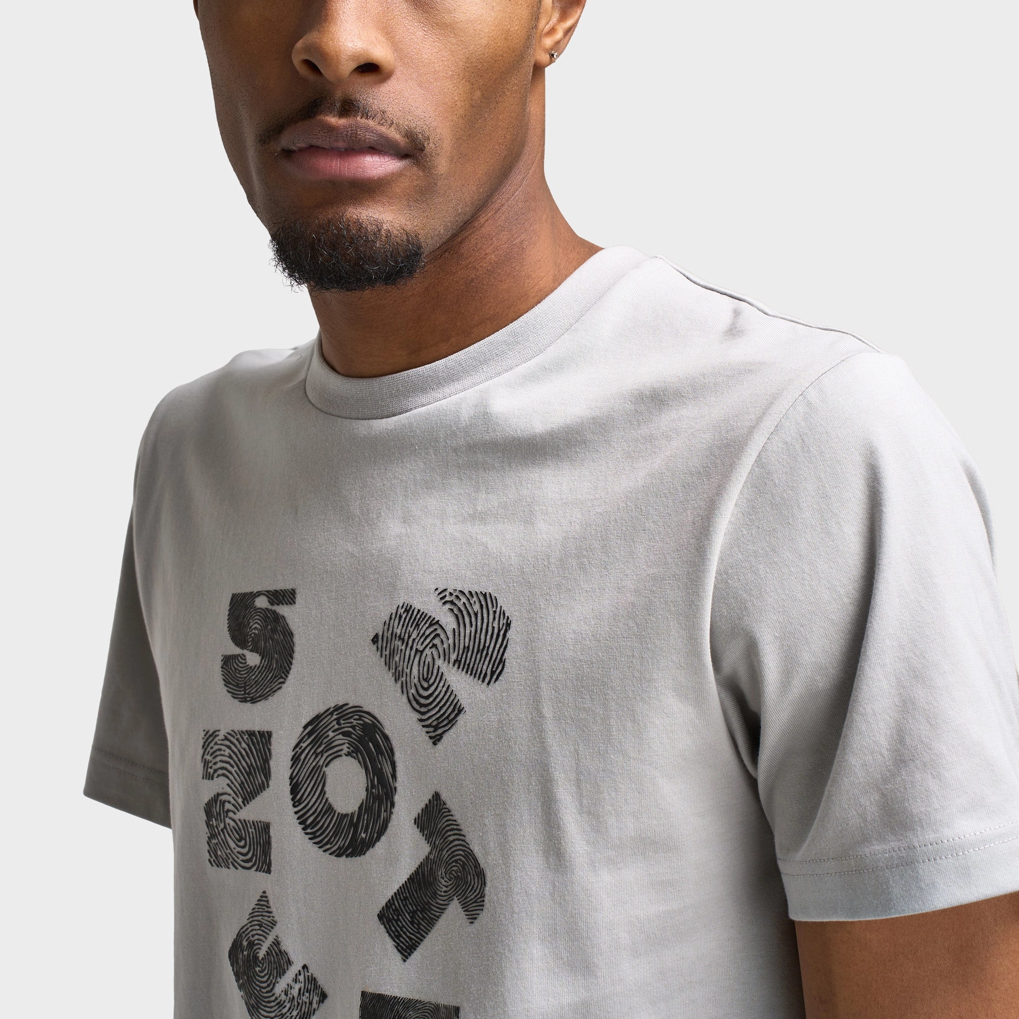 single - layer storage Balanced Sonneti Chromes Graphic T-Shirt / High Rise