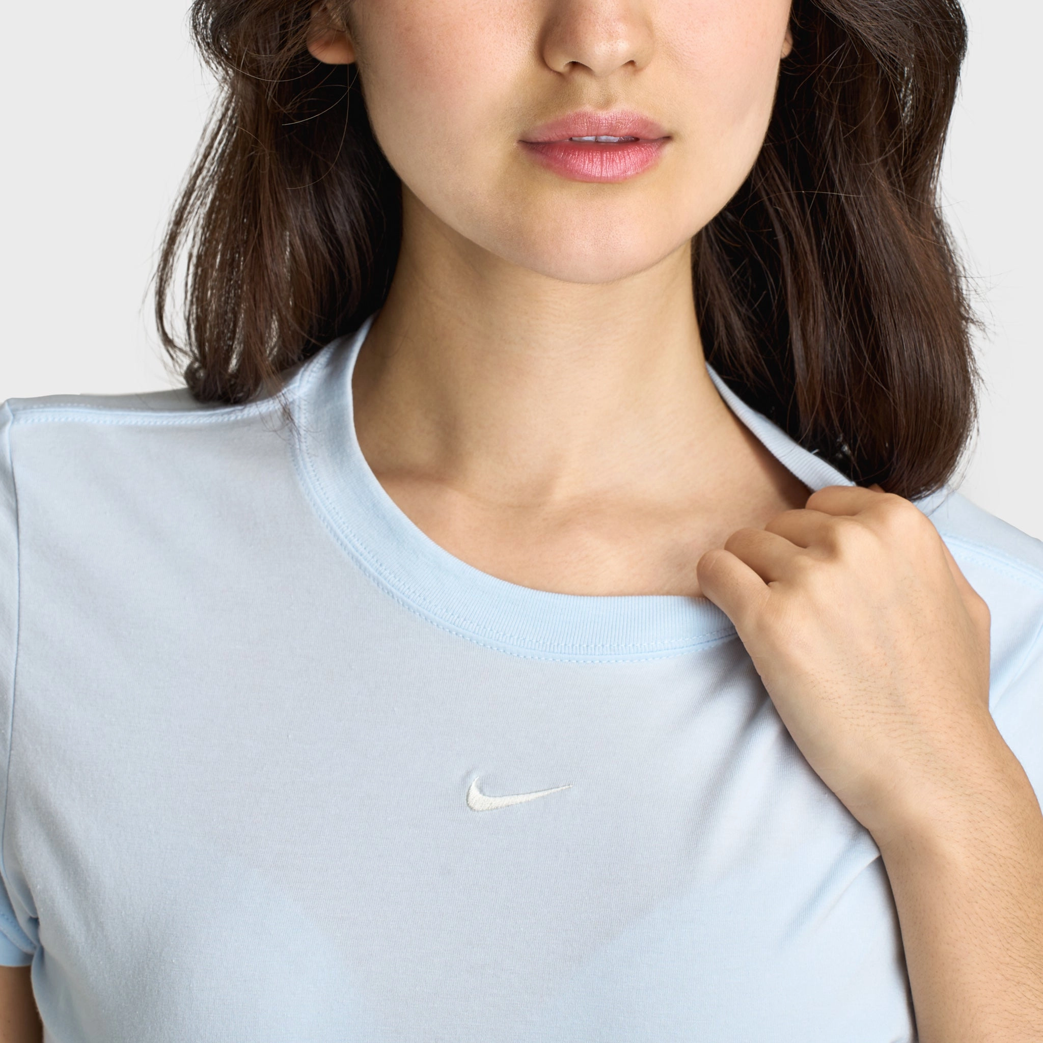 SkinFriendlyFibers Nike Sportswear Women's Chill Knit Cropped T-Shirt Blue Tint / Sail