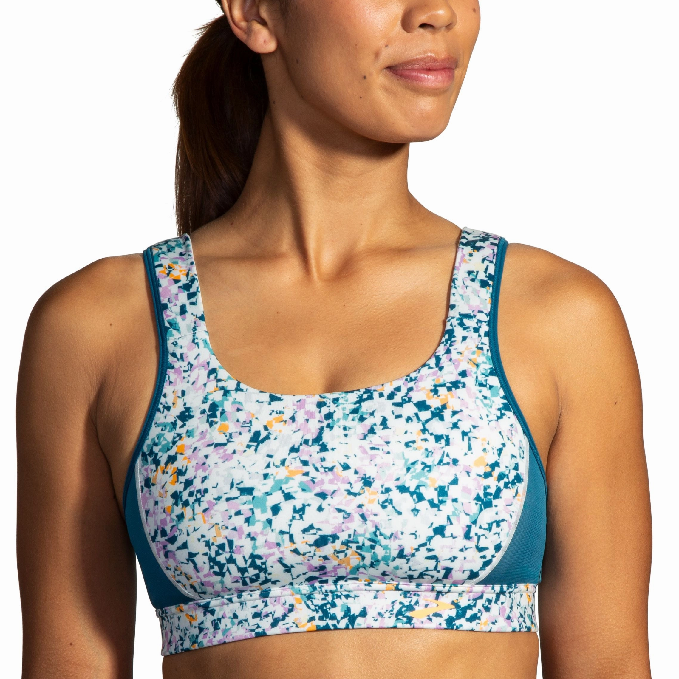 Sleeveless seams Piped edges Brooks Convertible 2.0 Sports Bra