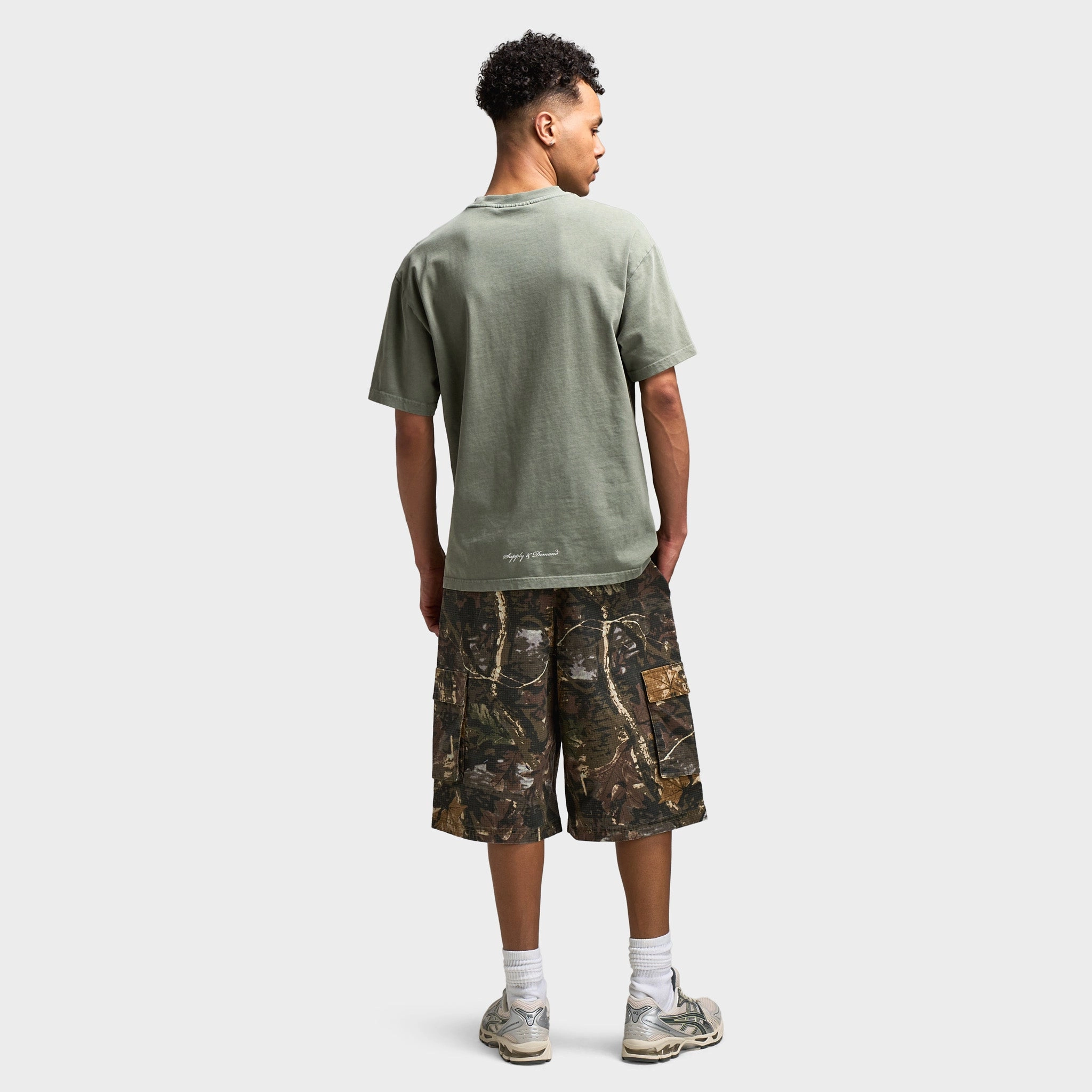 Supply & Demand Aydar Graphic T-Shirt / Washed Ivy Green Daily Fit