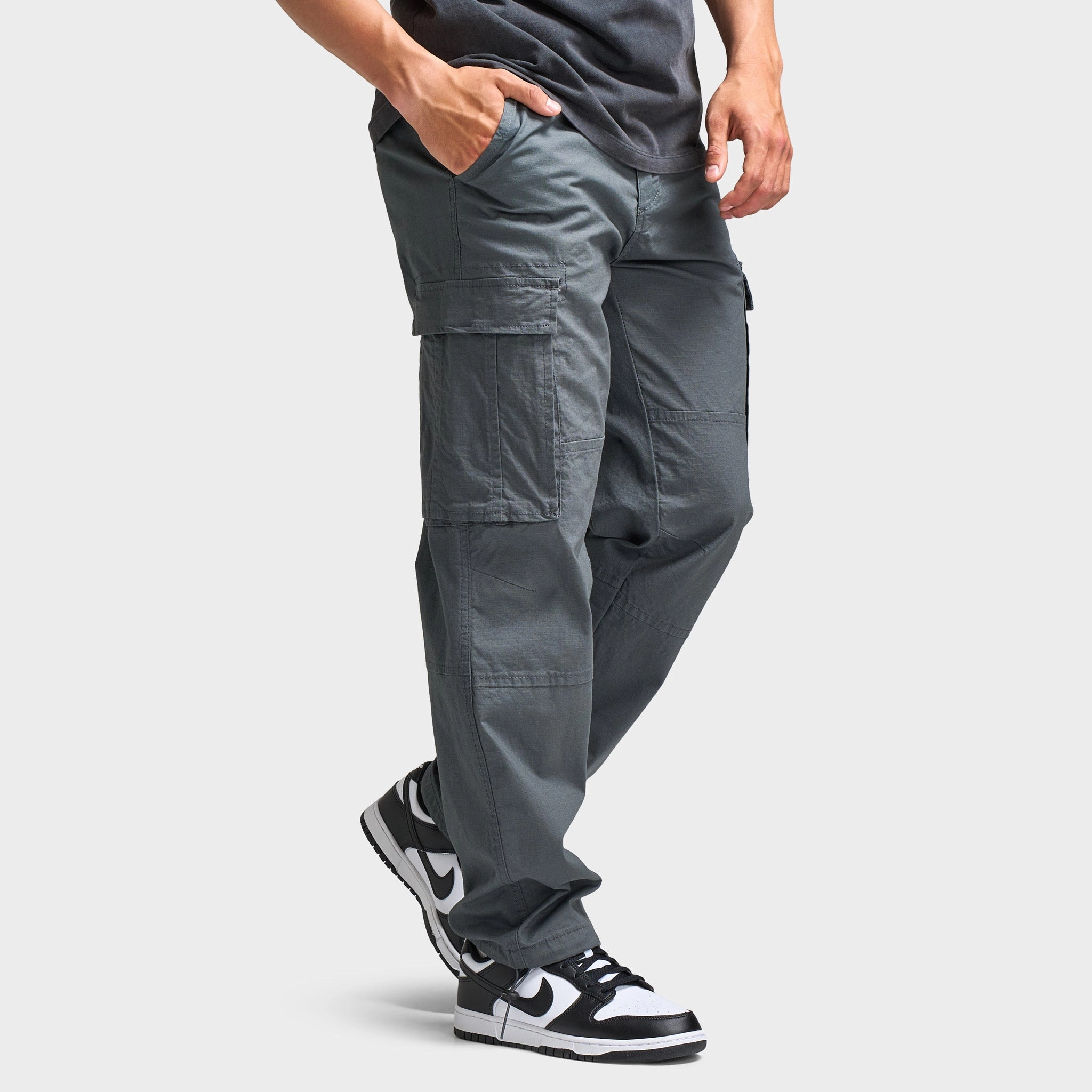 Supply & Demand Kilo Cargo Pants / Irongate Sustainable production