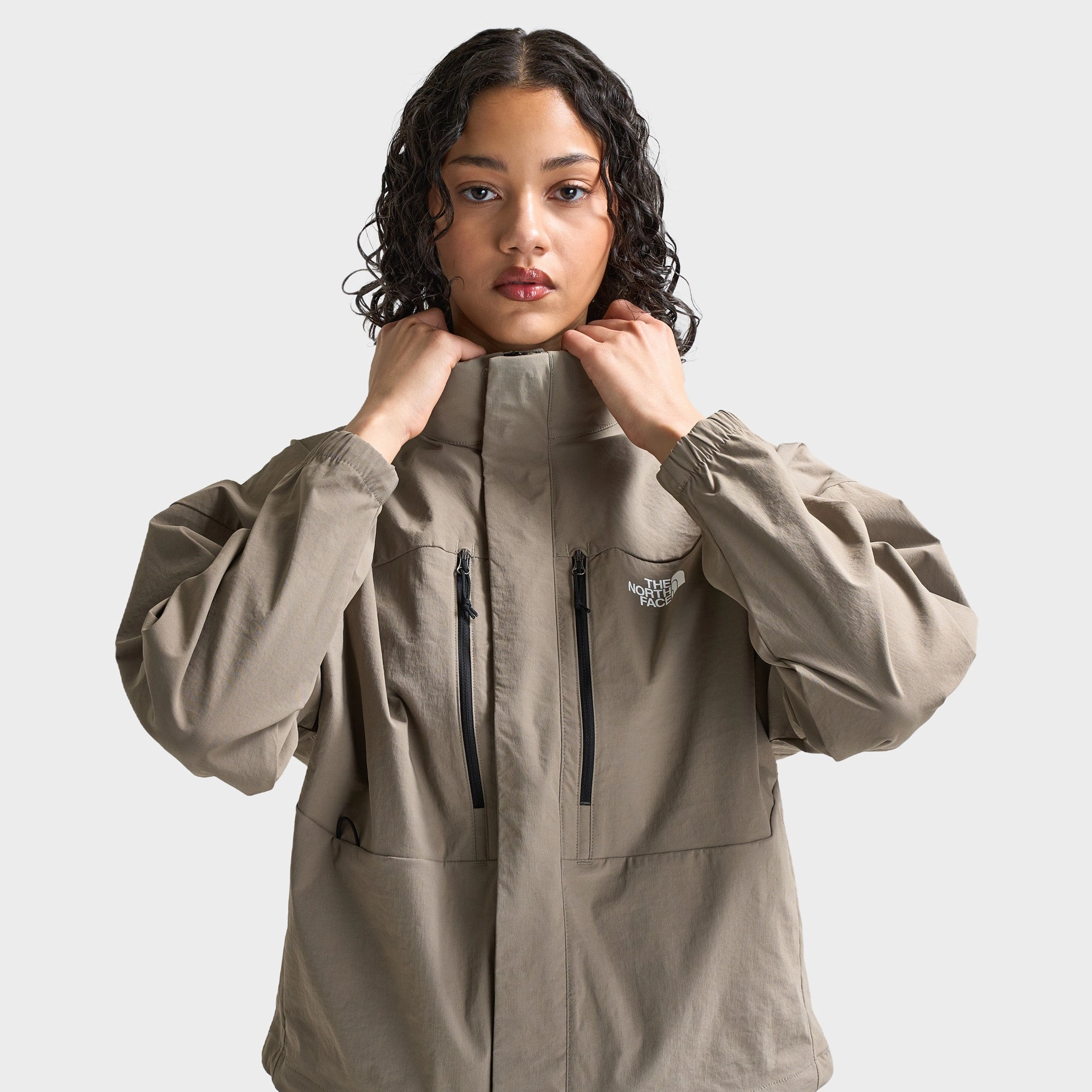 The North Face Women's Cargo Wind Jacket / Brown Anytime Outer Fit